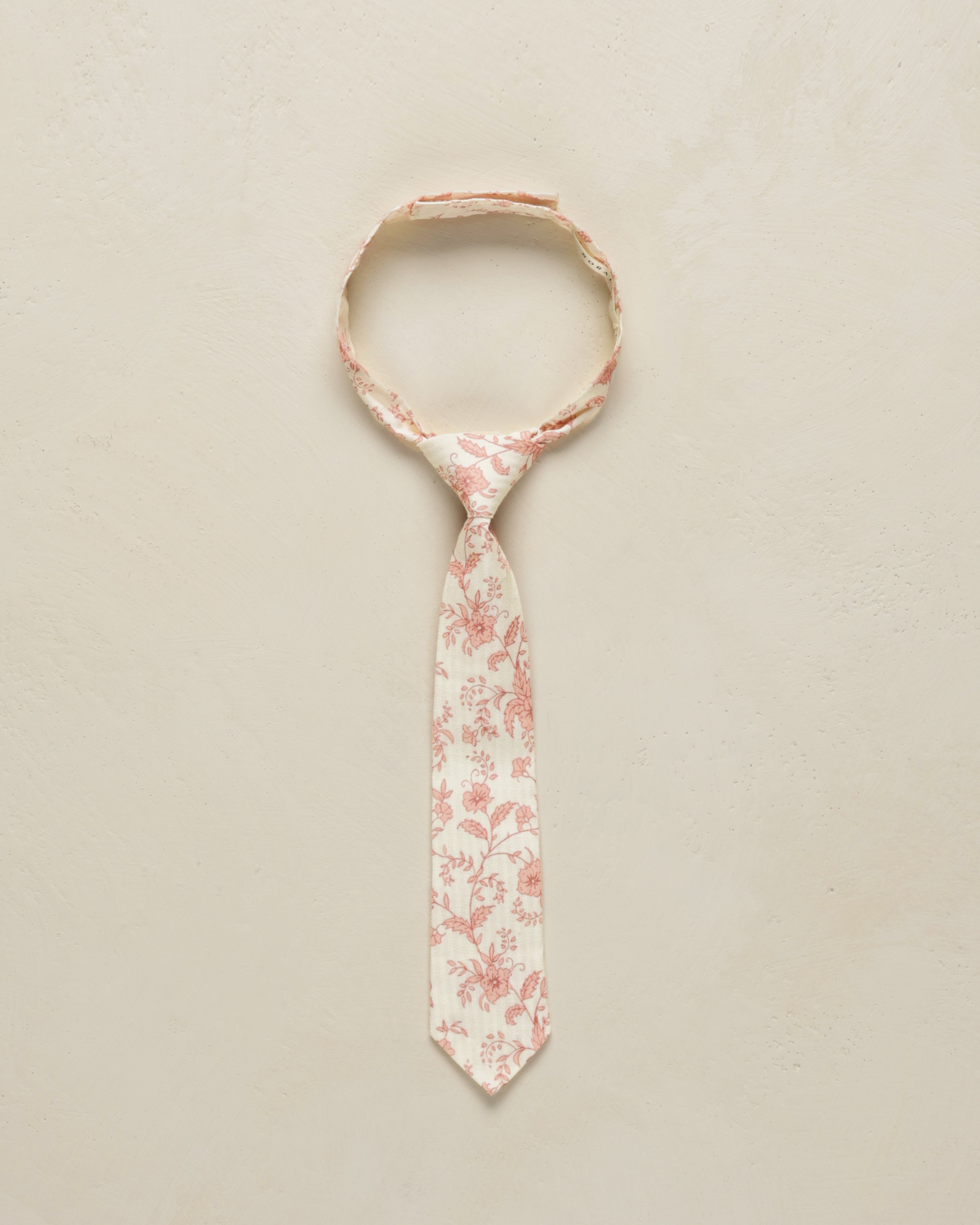 Cravate fine || Toile rose