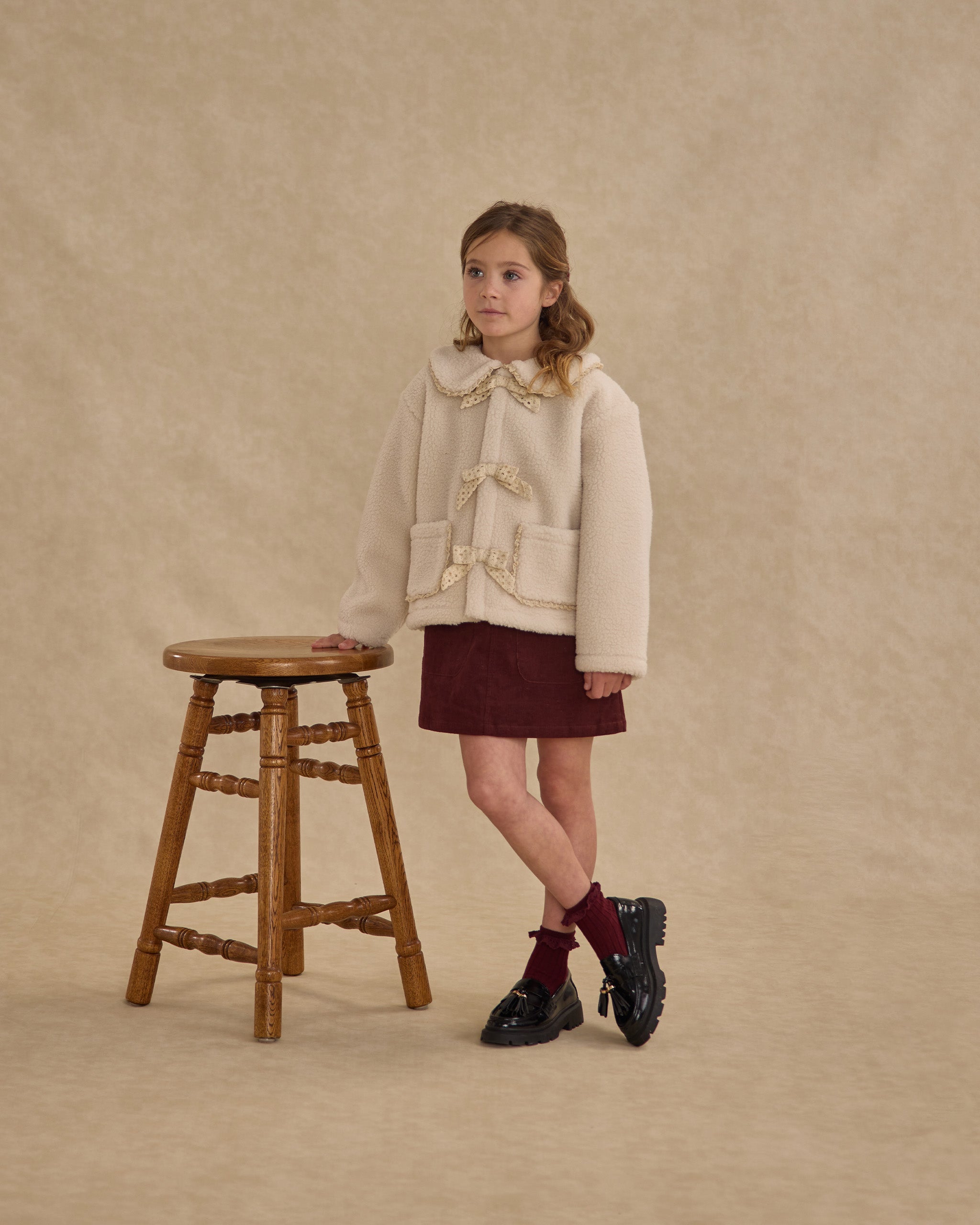 Manteau à col en peau lainée || Naturel