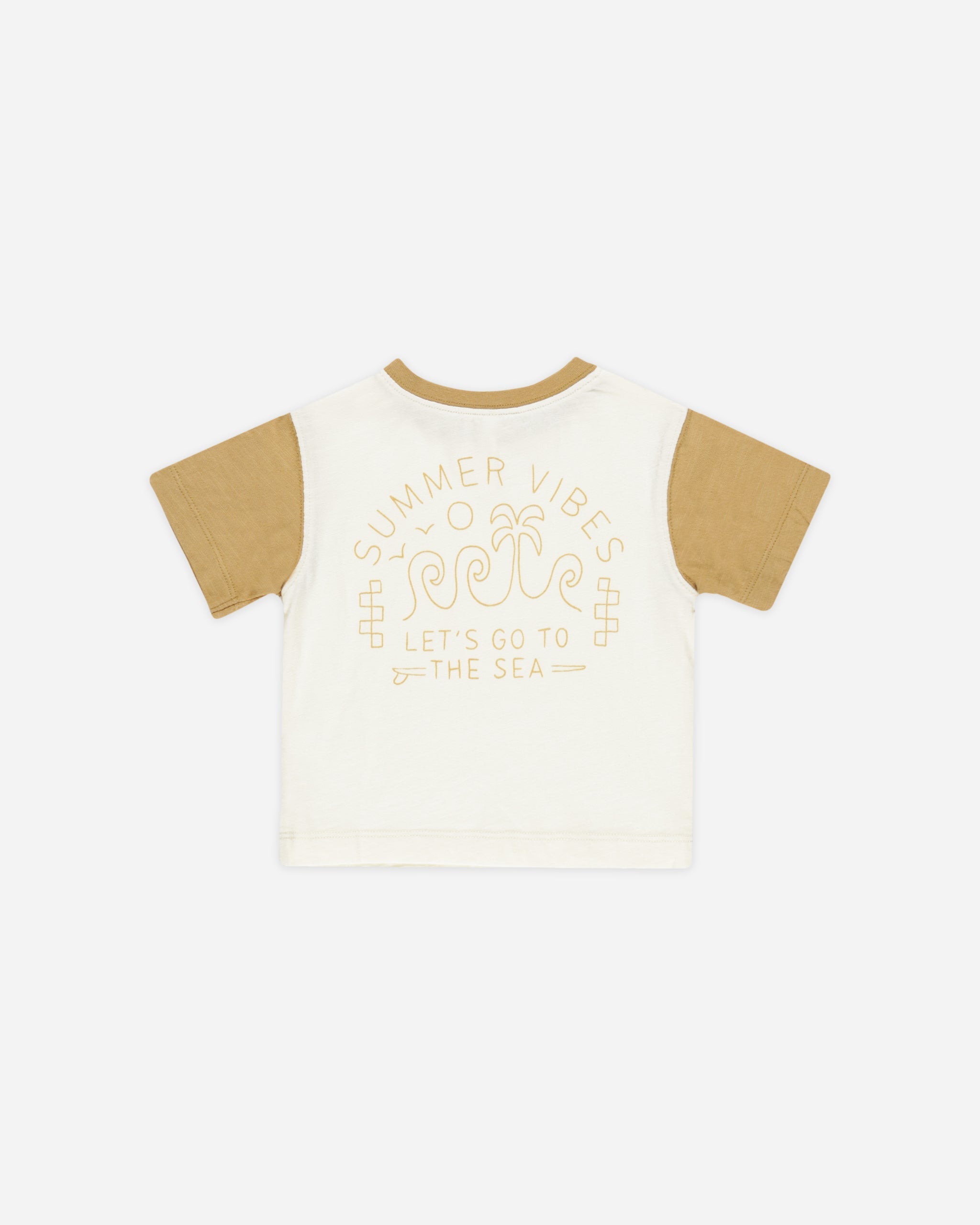 T-shirt contrasté à manches courtes || Ambiance estivale