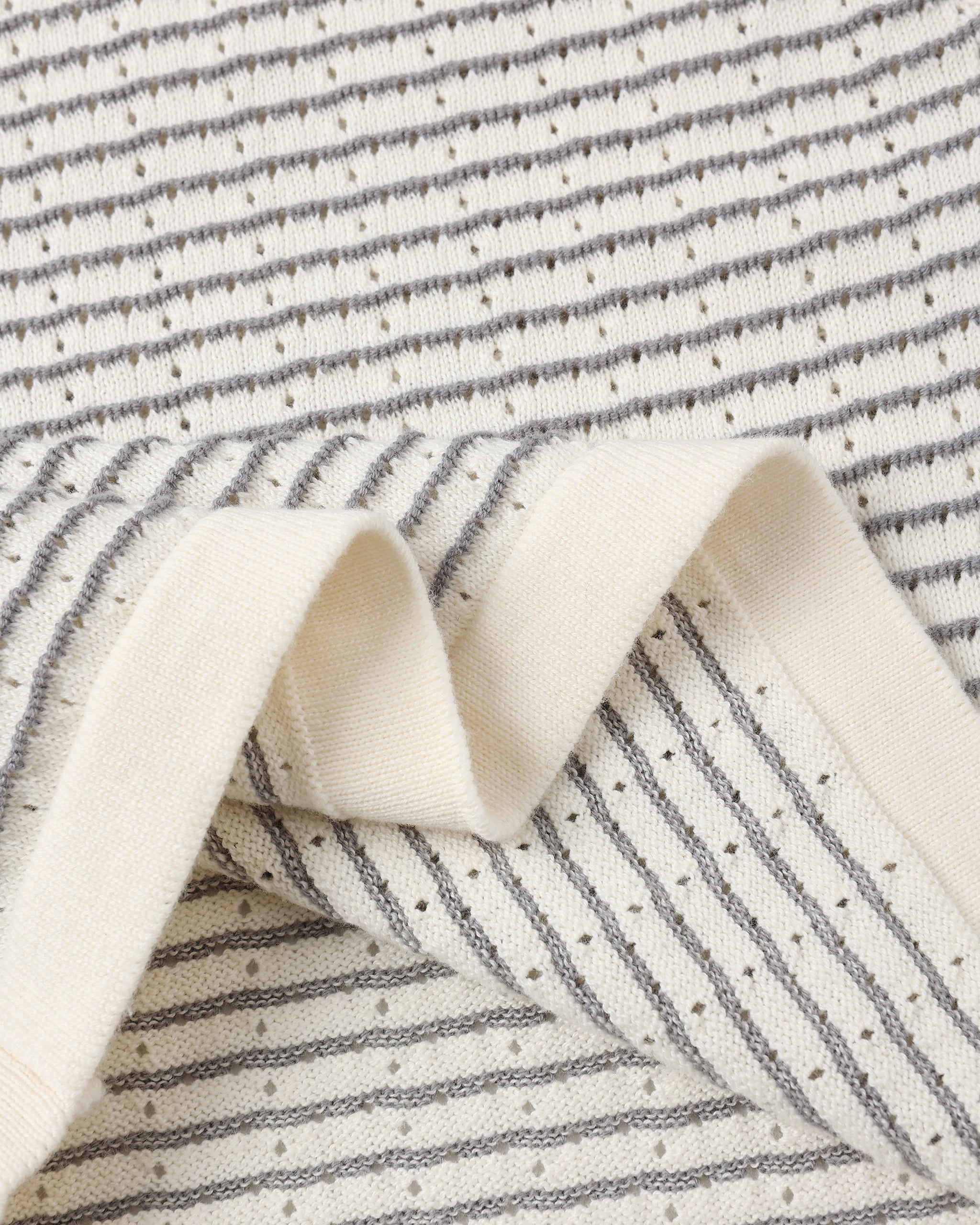 T-shirt court en maille carrée || Rayures bleu poudré