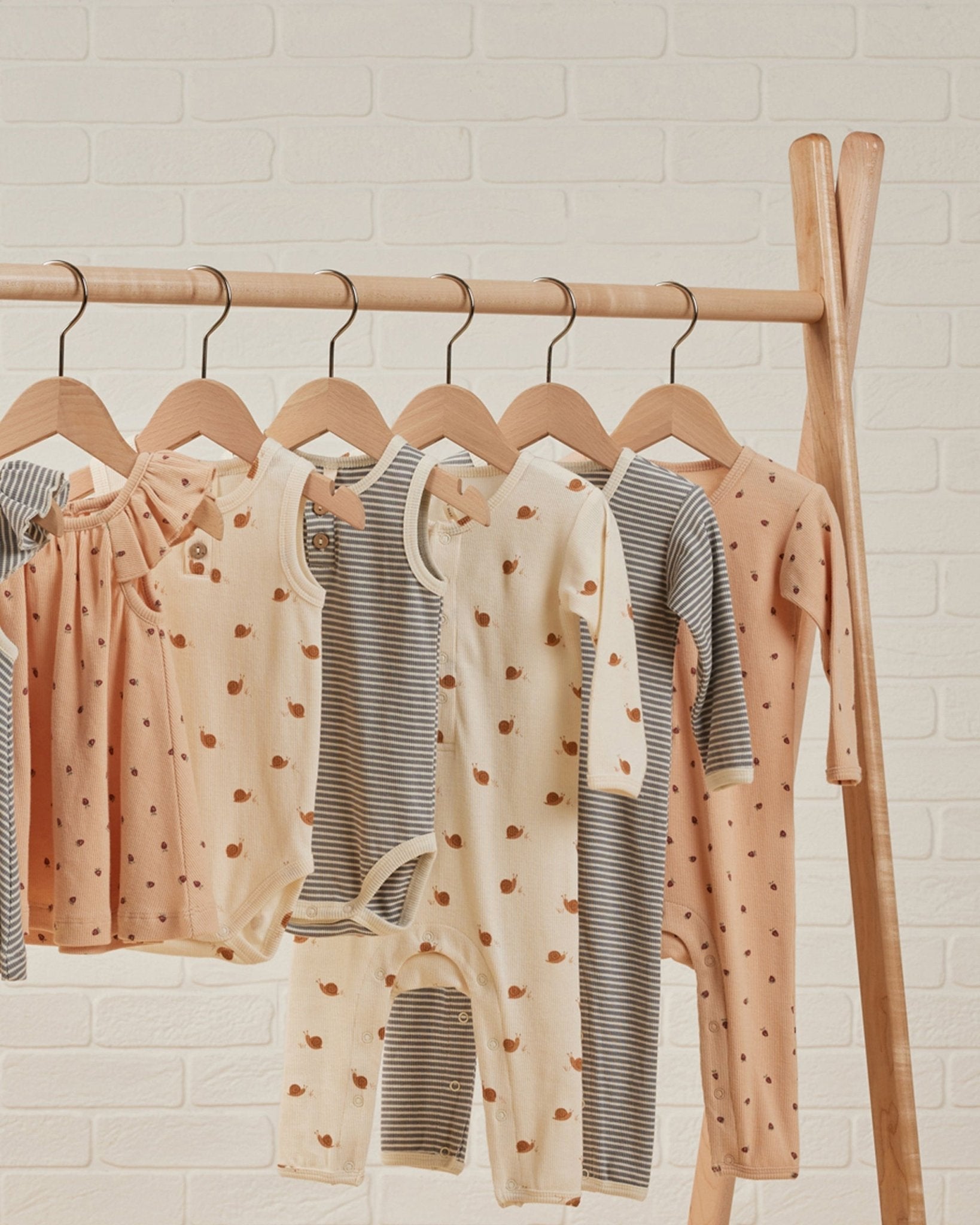 Sleeveless Henley Bodysuit || Snails - Rylee + Cru Canada