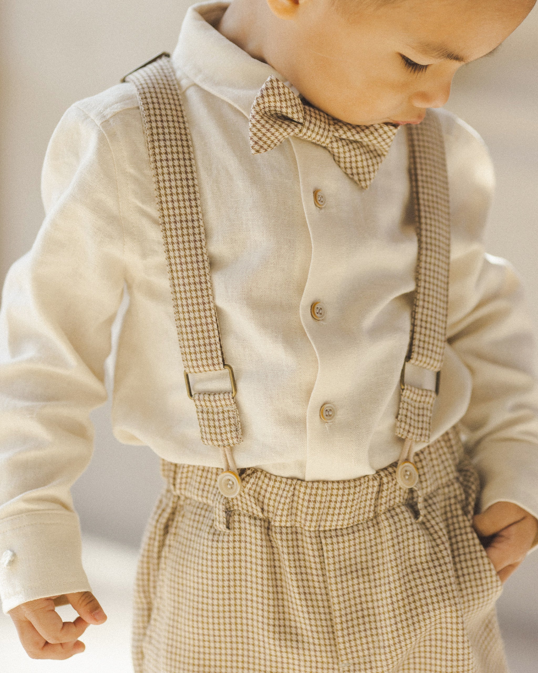 Pantalon à bretelles || Pied-de-poule doré