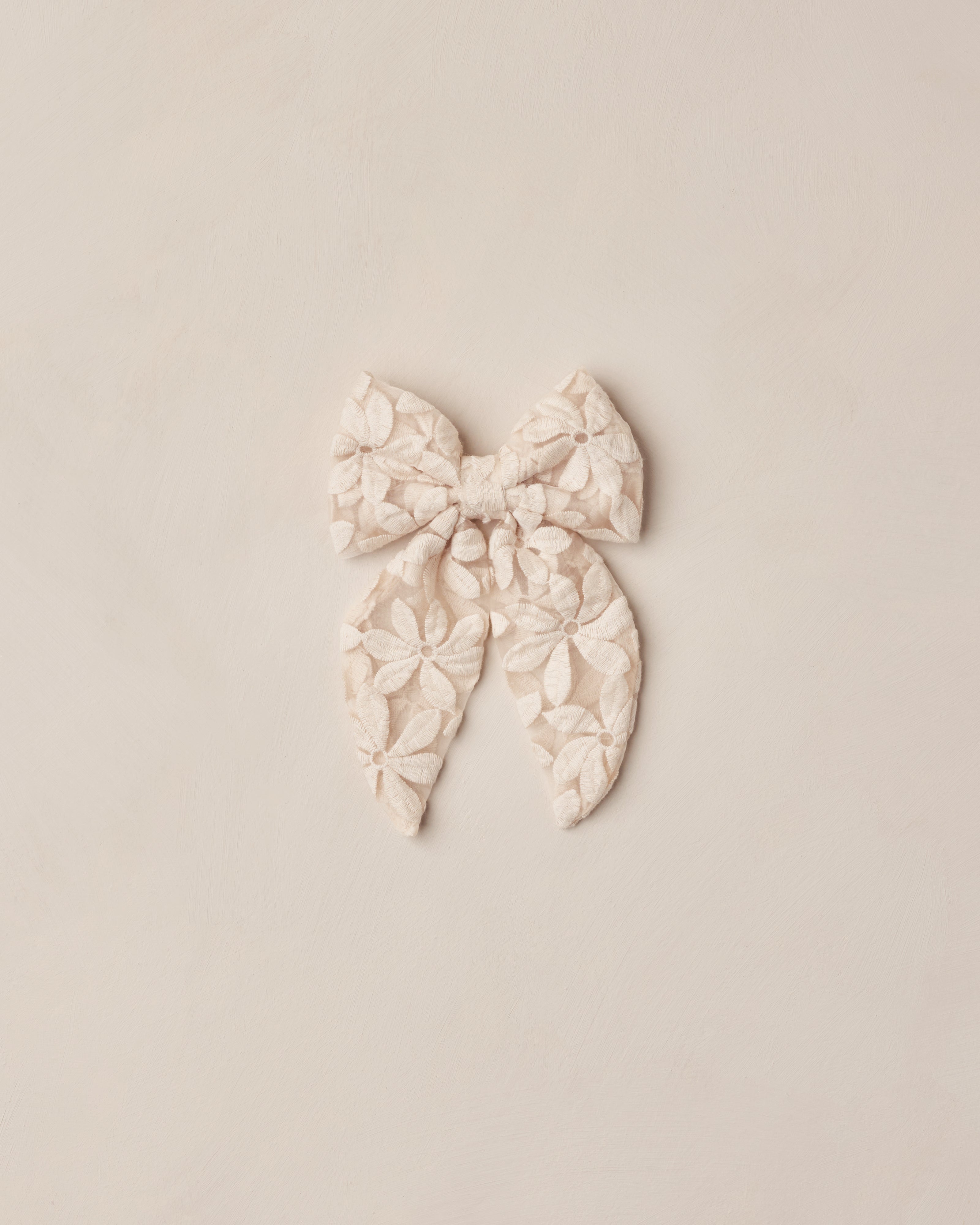 Everly Bow | Embroidered Daisy