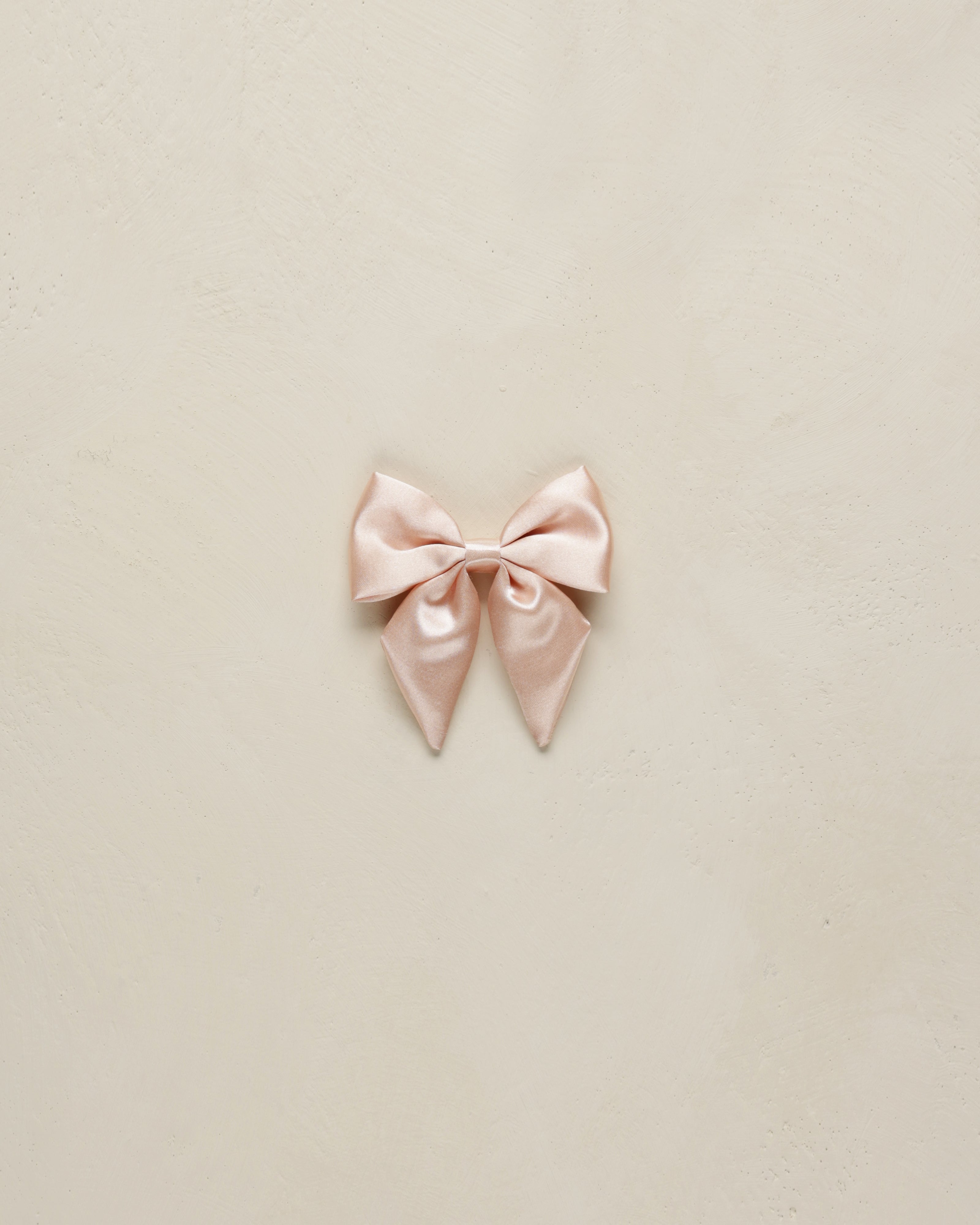 Norah Bow || Blush