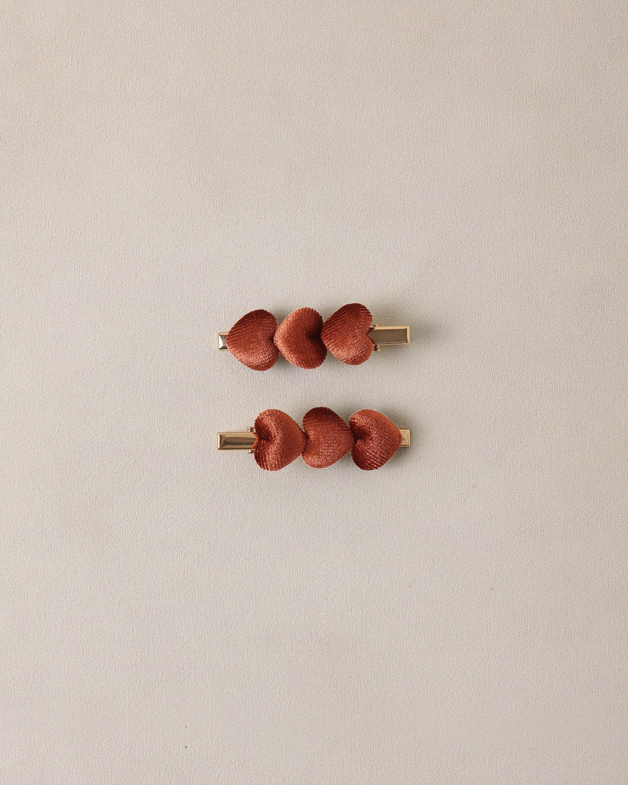 Pinces à cheveux en velours rouge