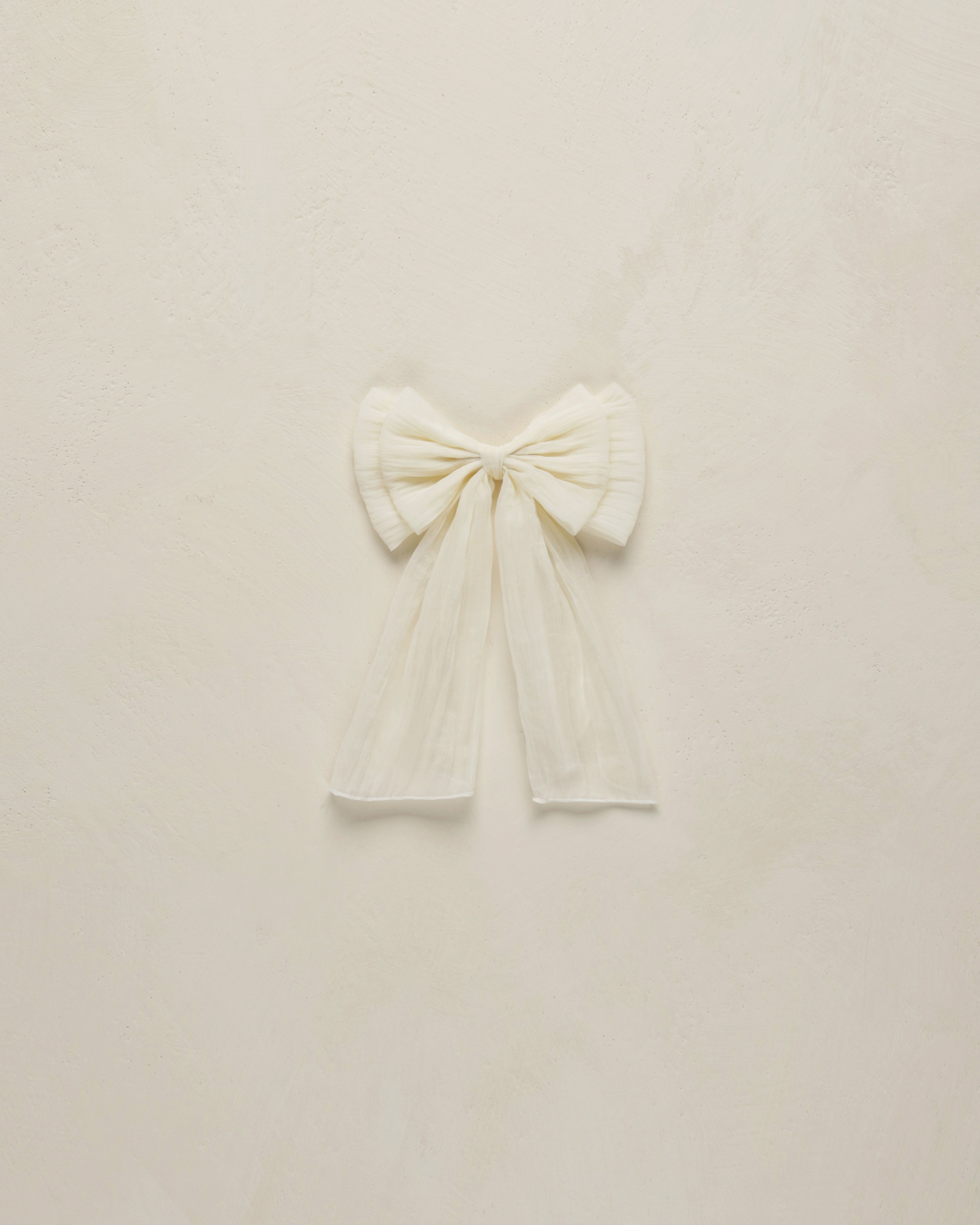 Alice Bow || Ivory