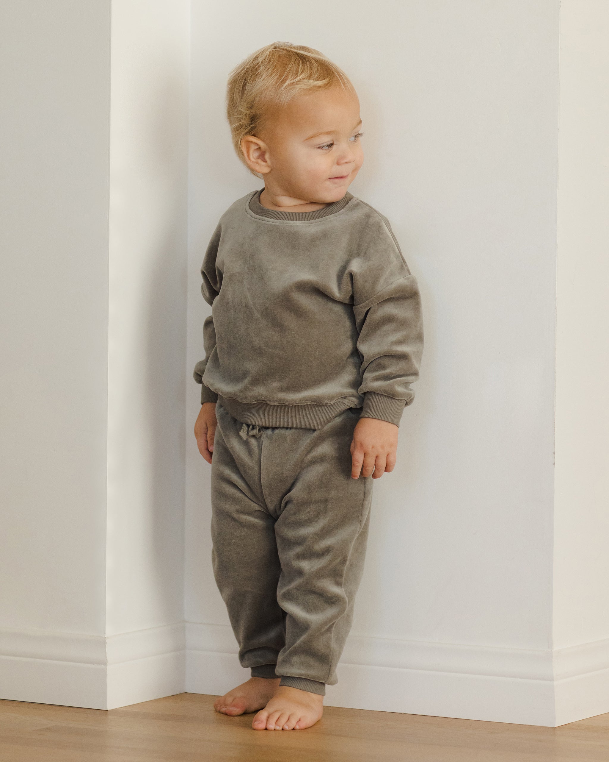 Velour Relaxed Sweatpant || Forest