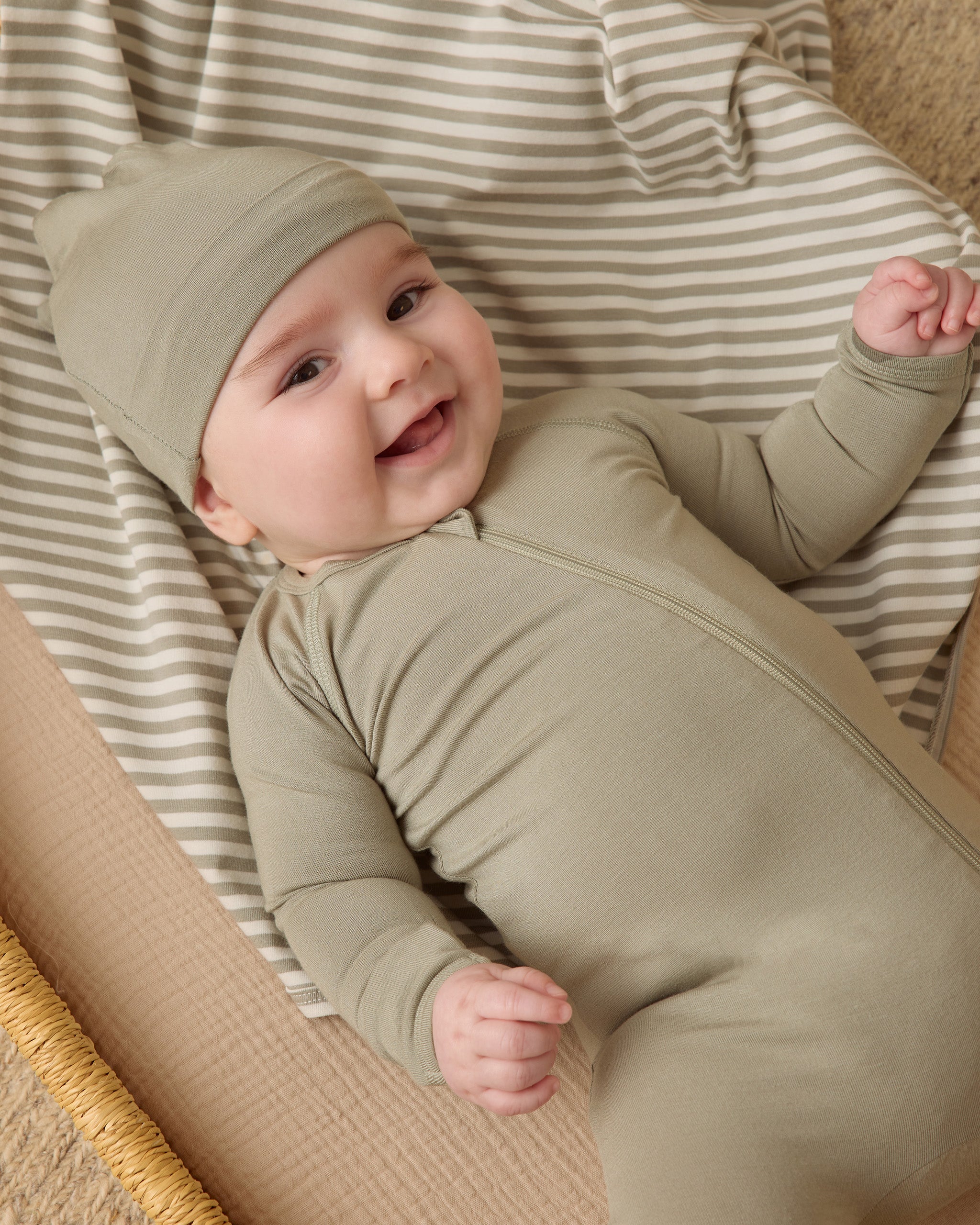 Swaddle || Fern Stripe