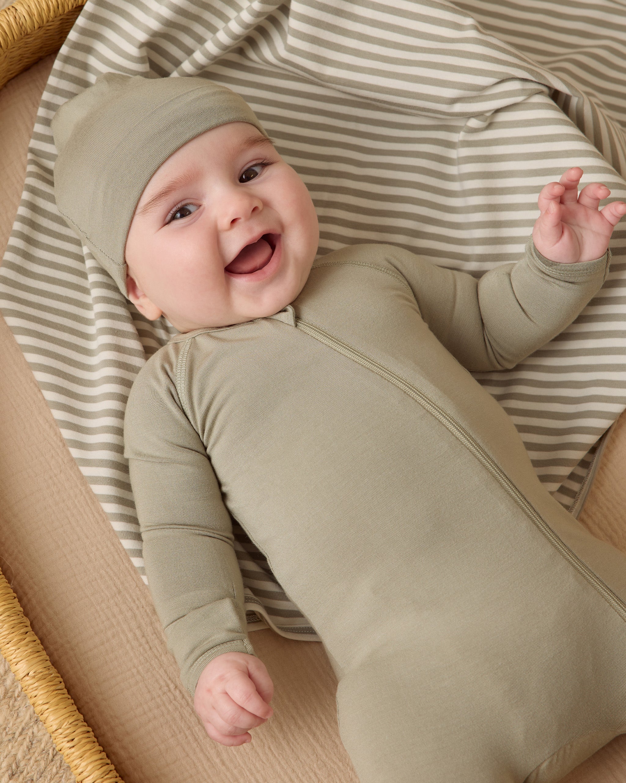 Swaddle || Fern Stripe