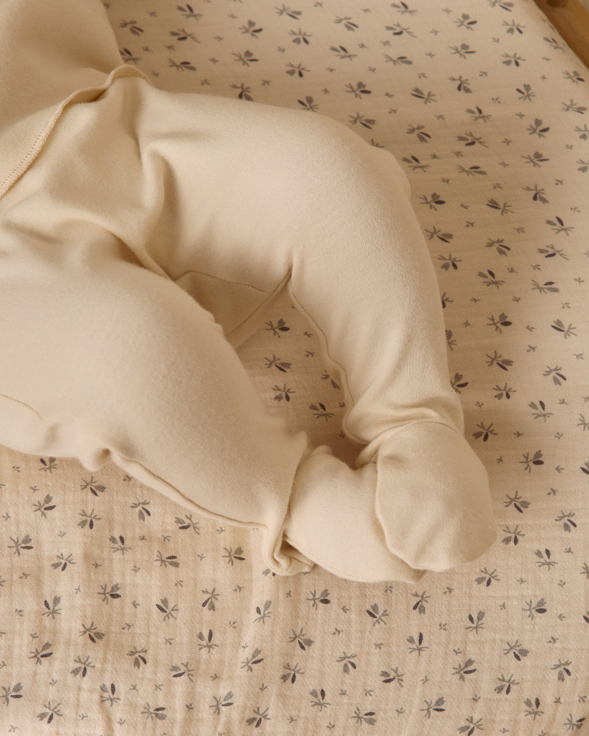 Woven Crib Sheet || Bluebell
