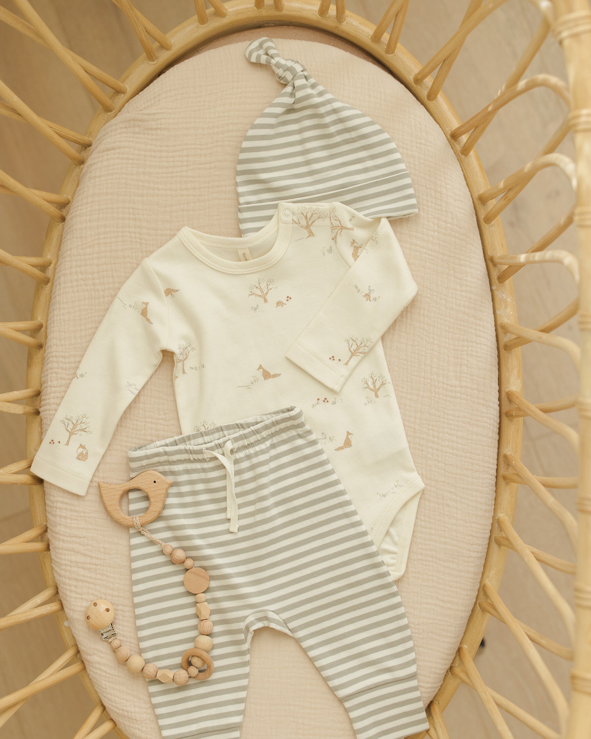 Bonnet noué pour bébé || Rayures fougère