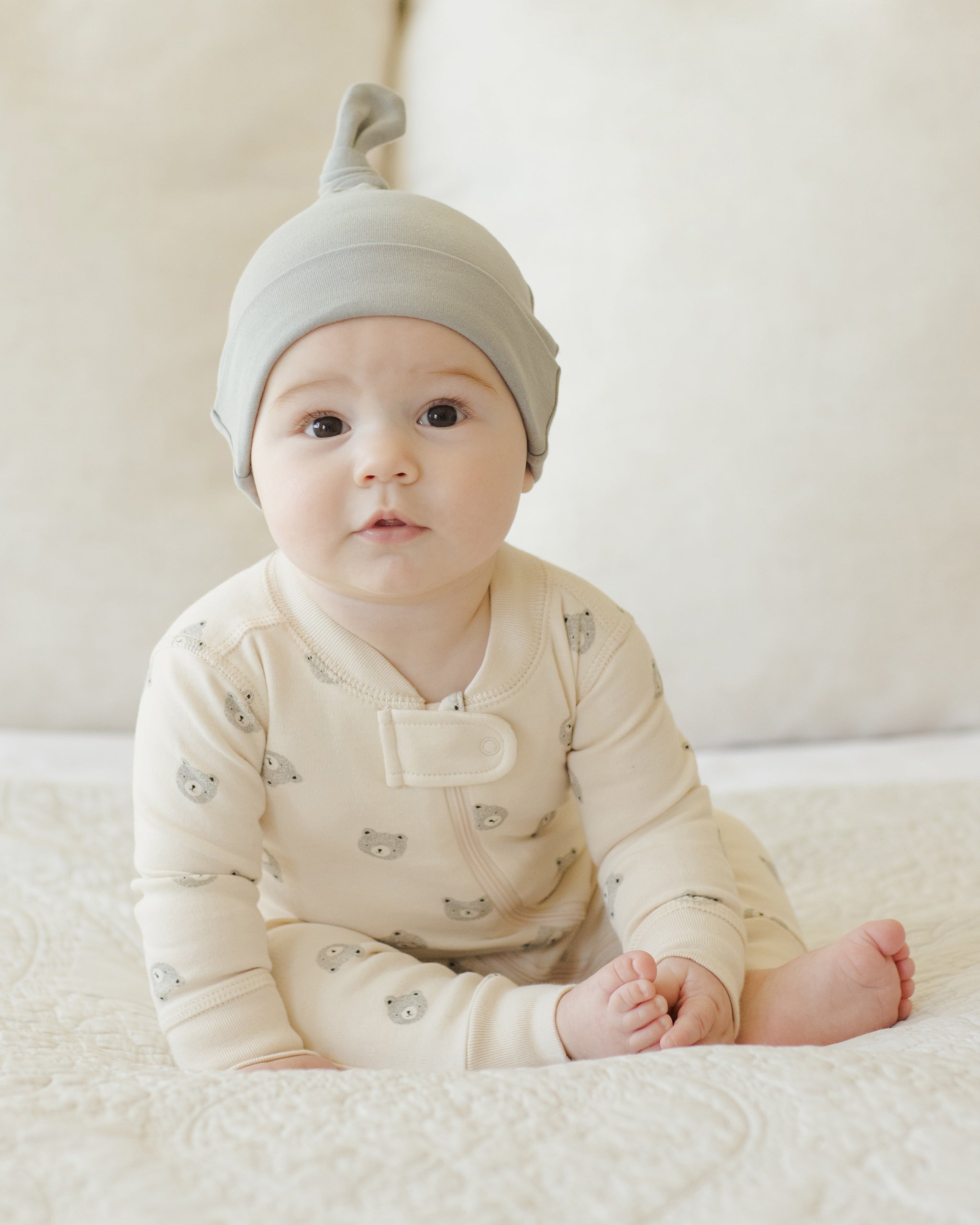 Bonnet bébé noué en bambou || Bleu acier
