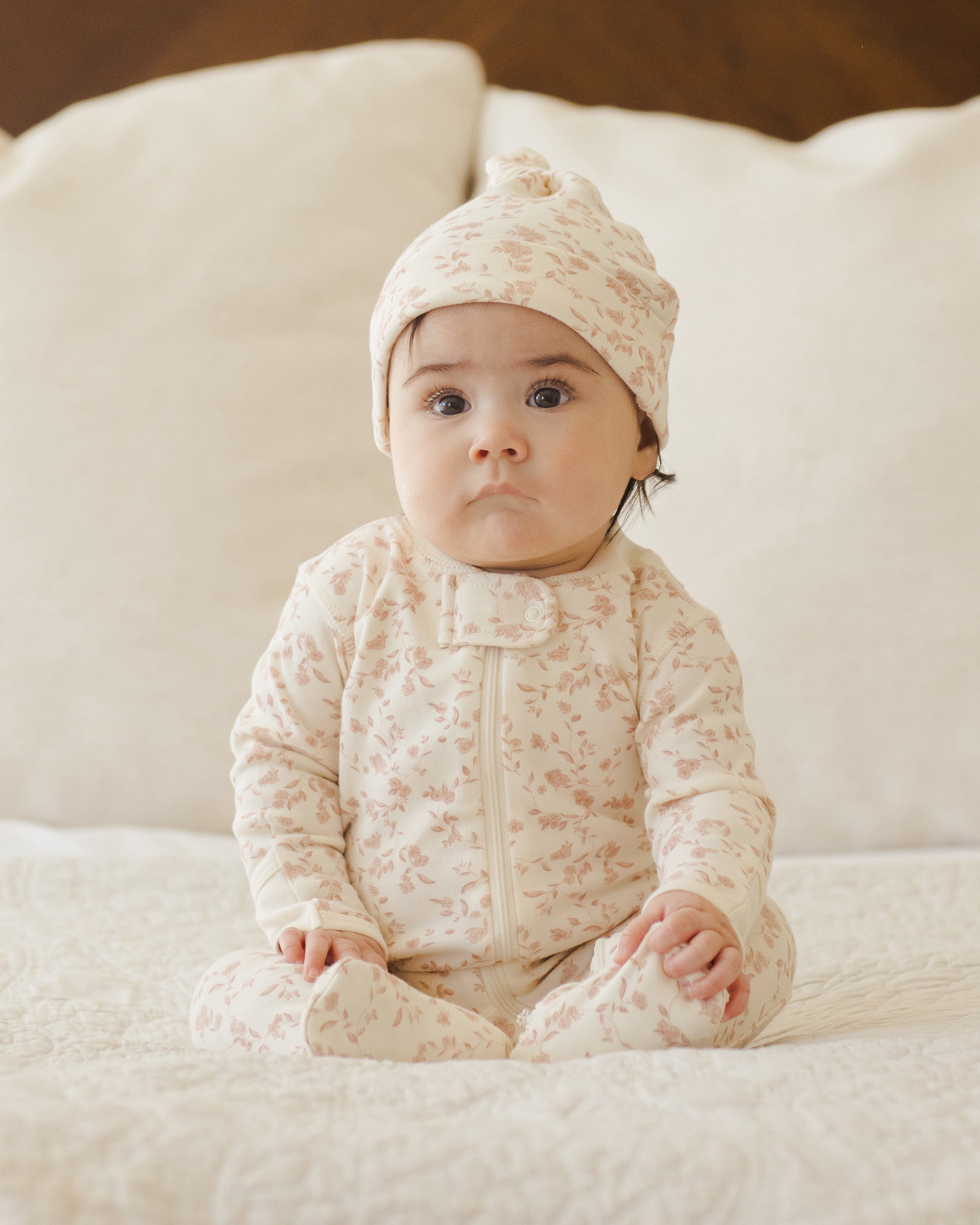 Knotted Baby Hat || French Garden