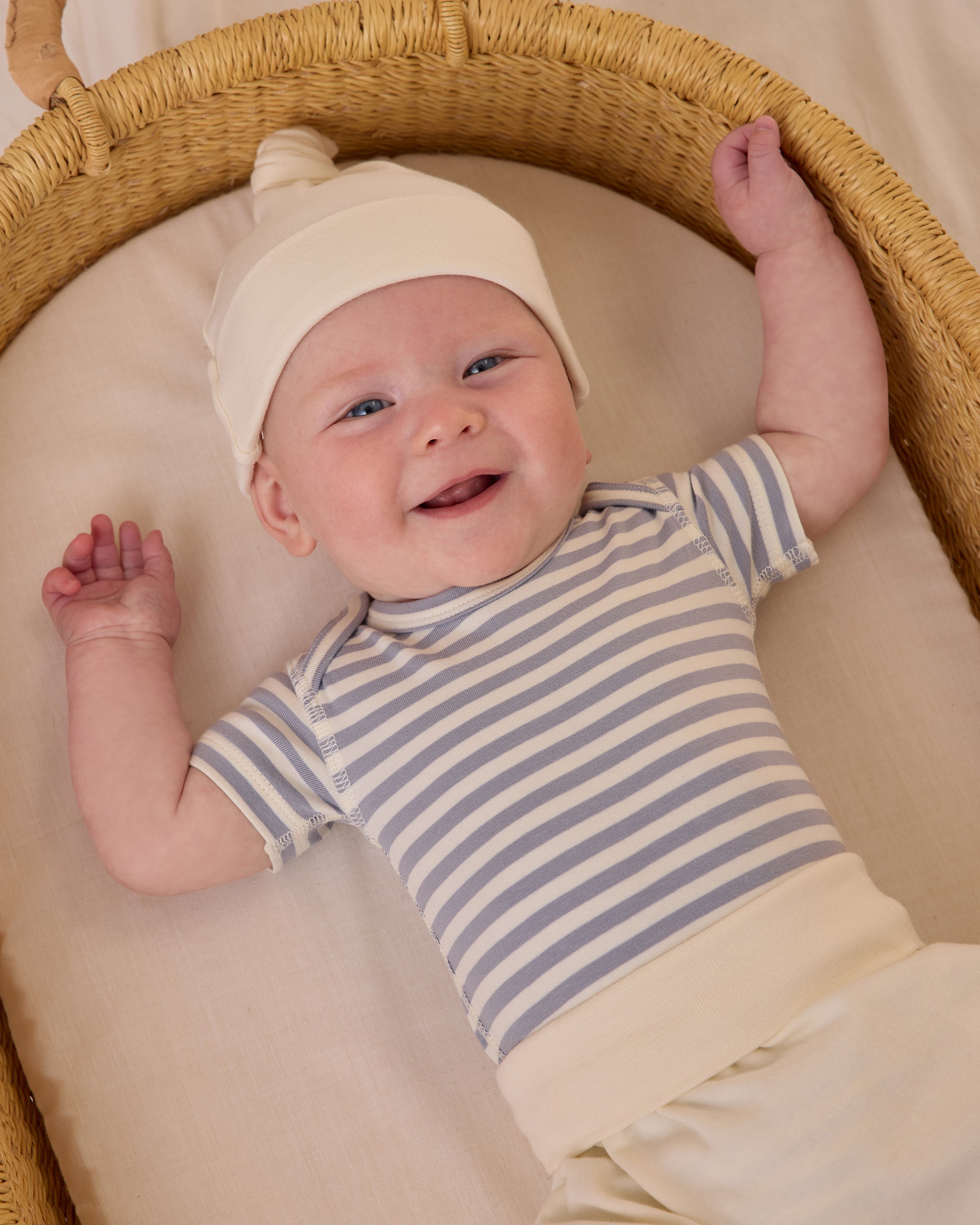 -Knotted Baby Hat || Ivory-