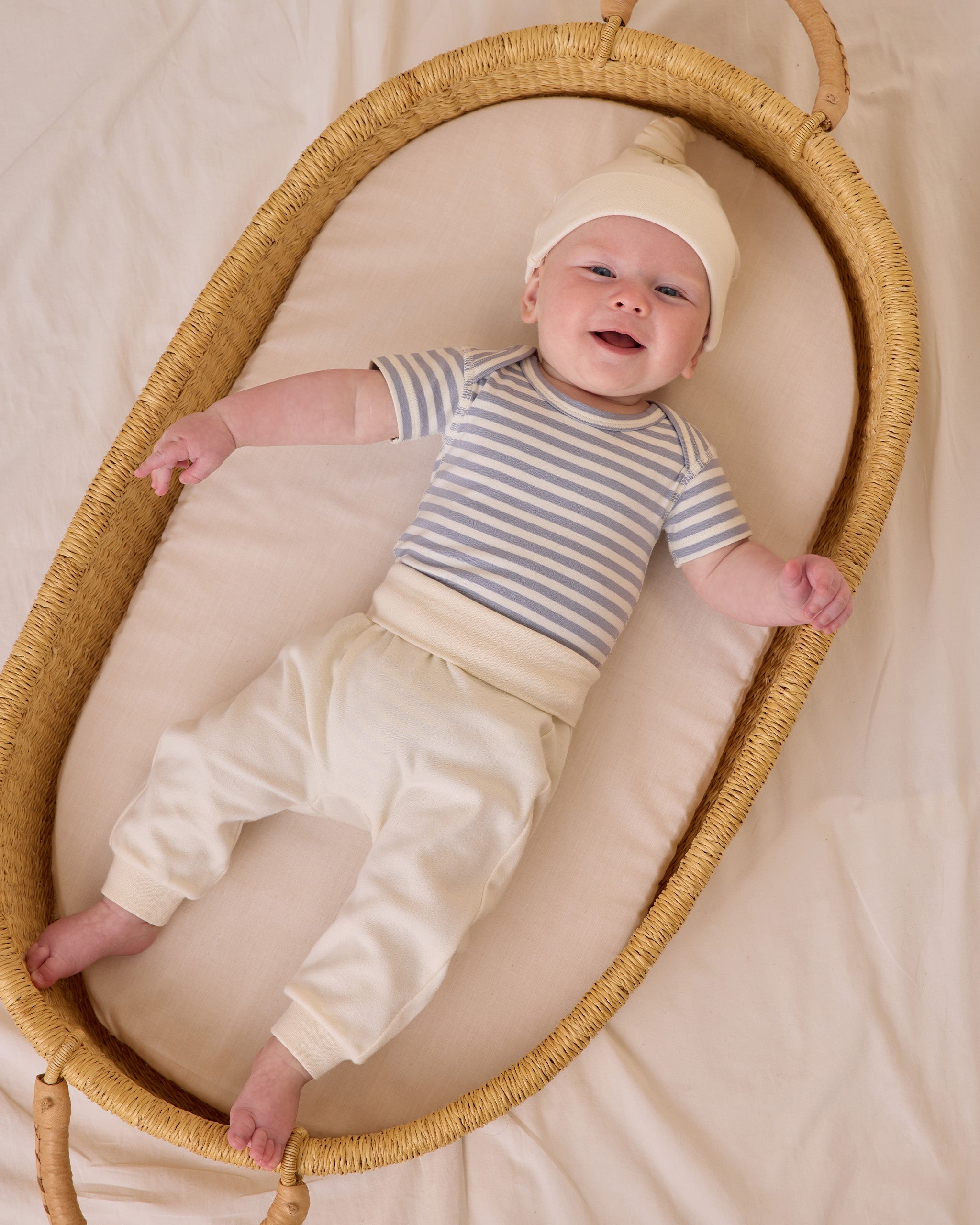 -Knotted Baby Hat || Ivory-