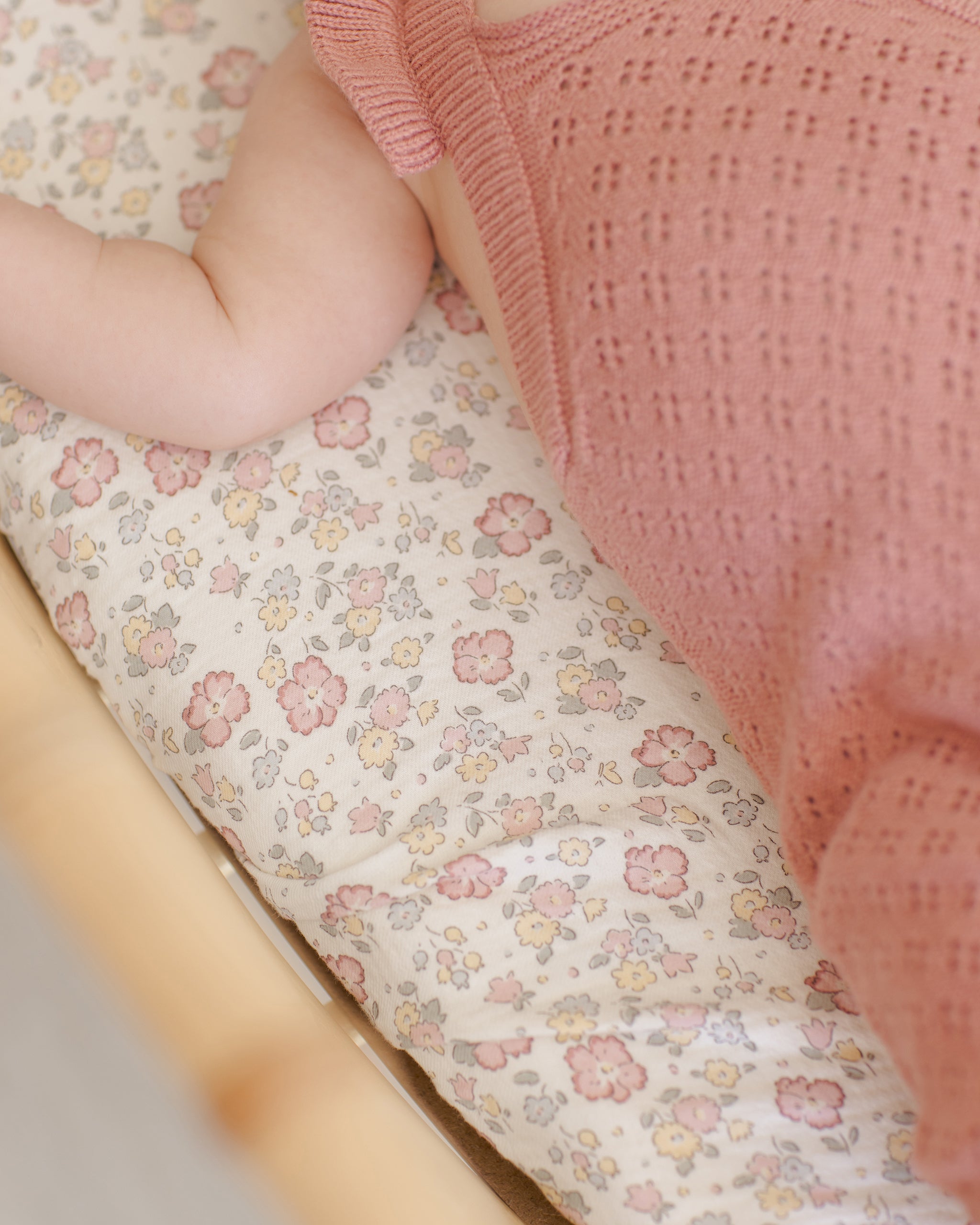 -Woven Crib Sheet || Bloom-