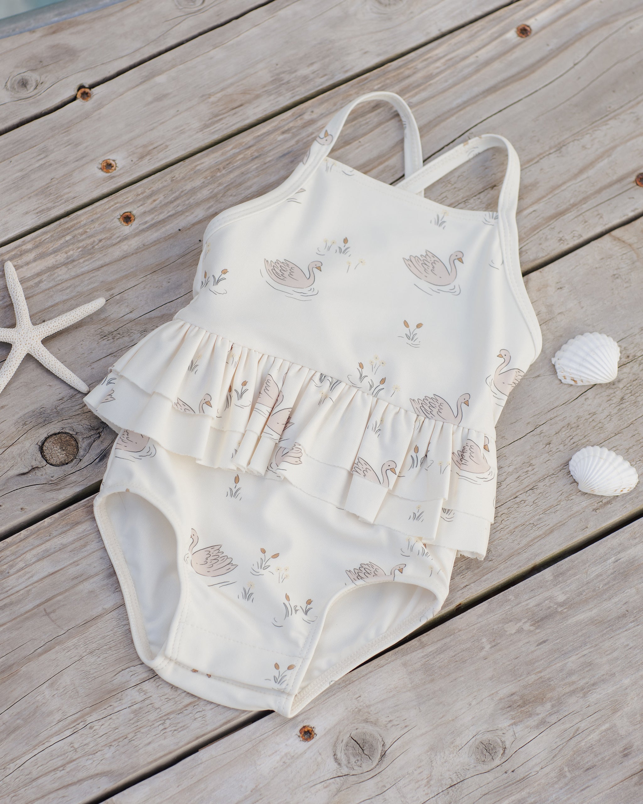 -Ruffled One-Piece Swimsuit || Swans-