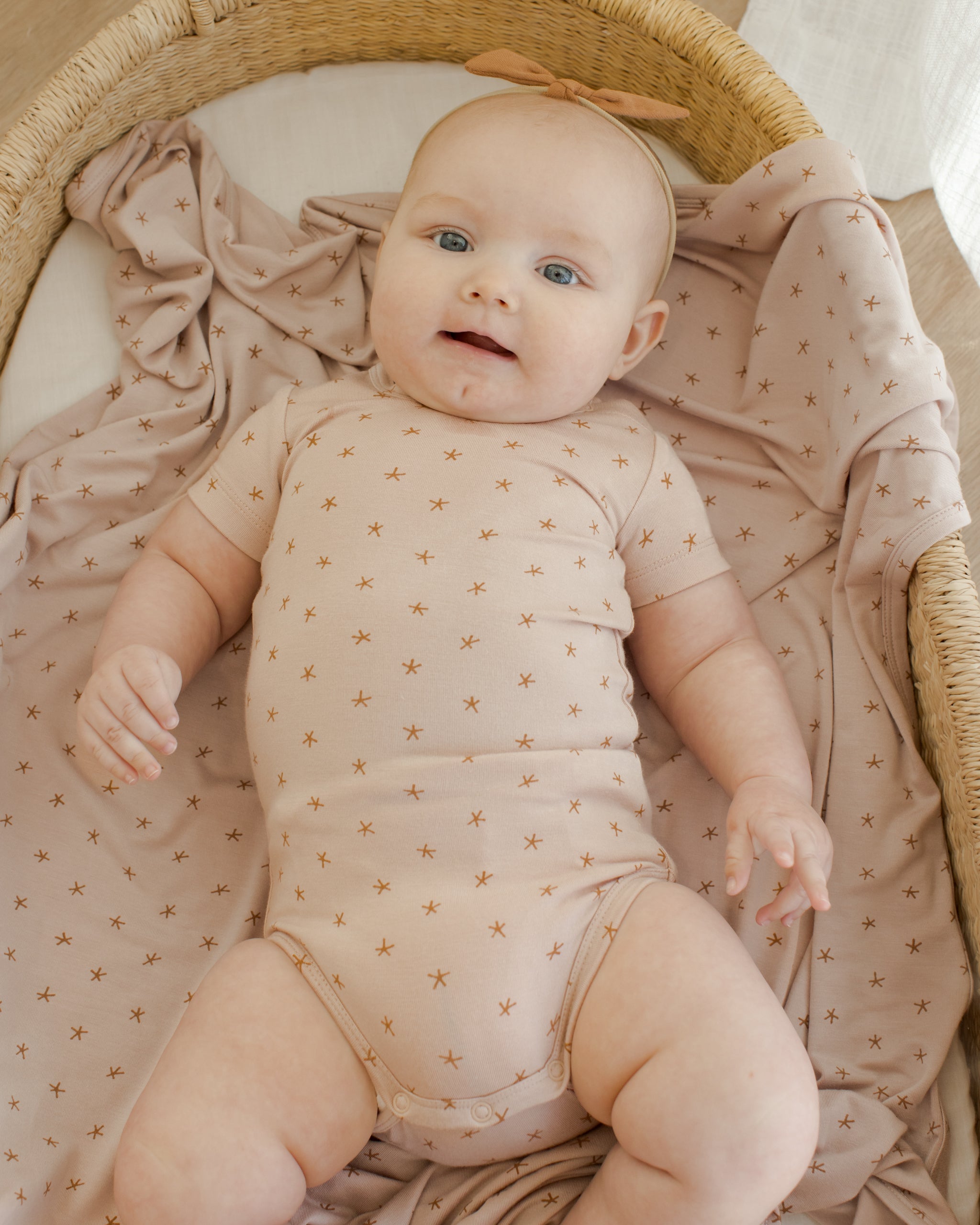 Bamboo Short Sleeve Bodysuit || Twinkle