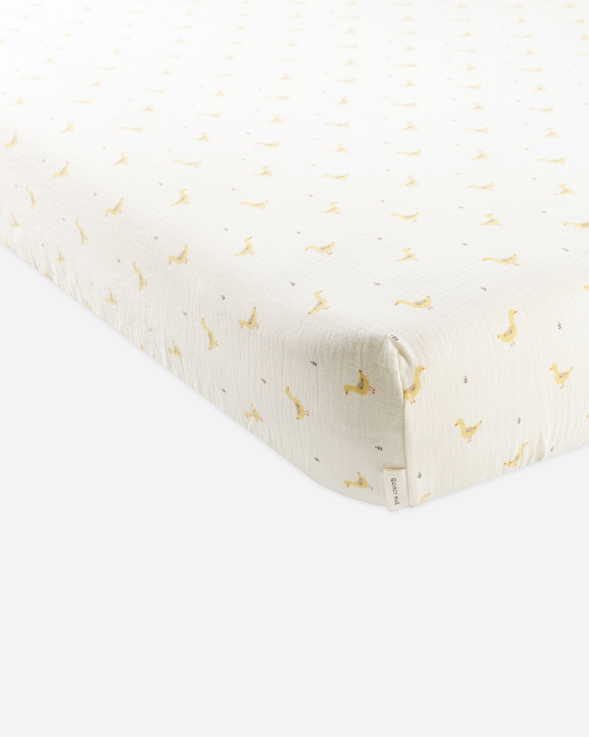 -Woven Crib Sheet || Geese-