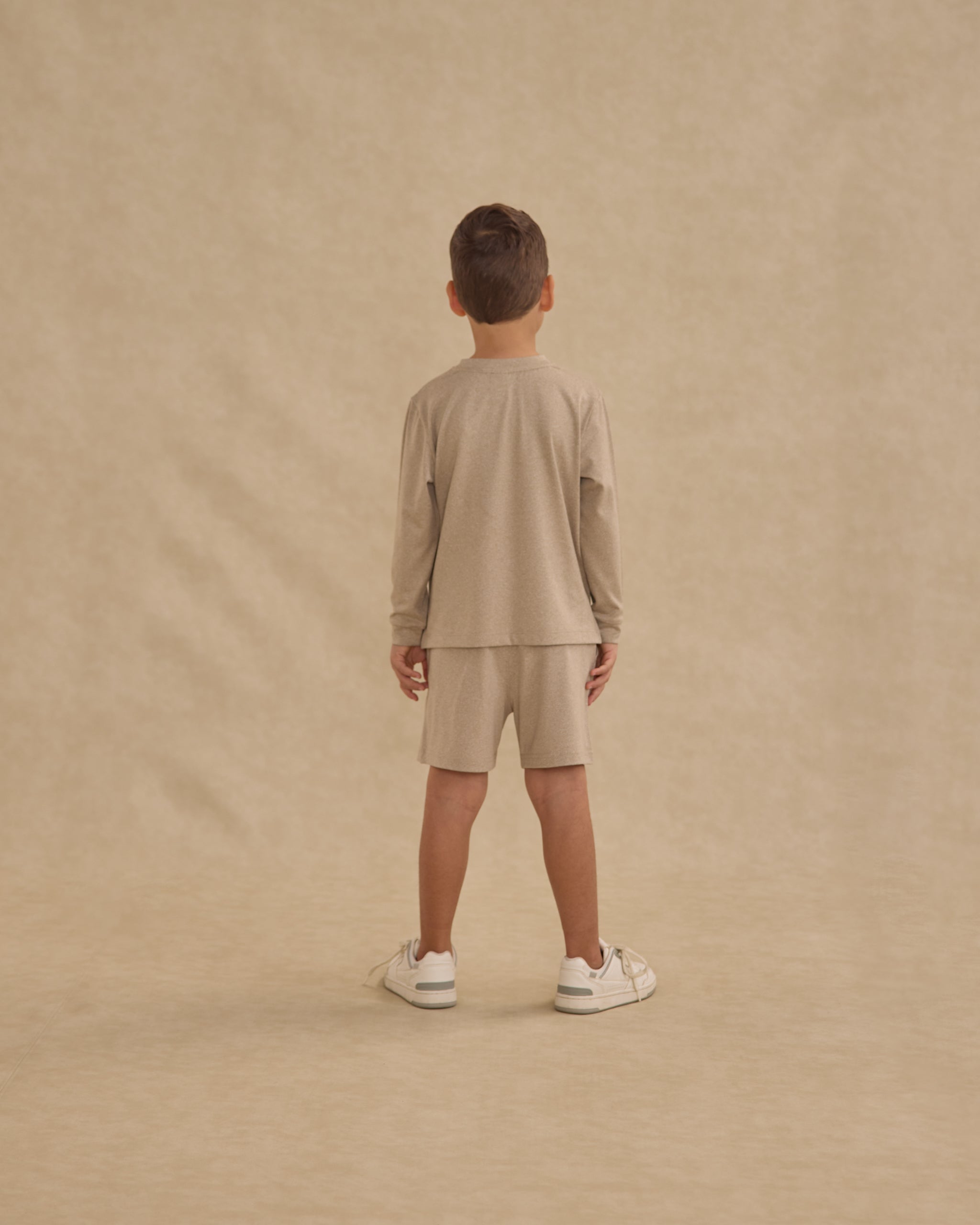 T-shirt à manches longues et poche || Pierre chinée