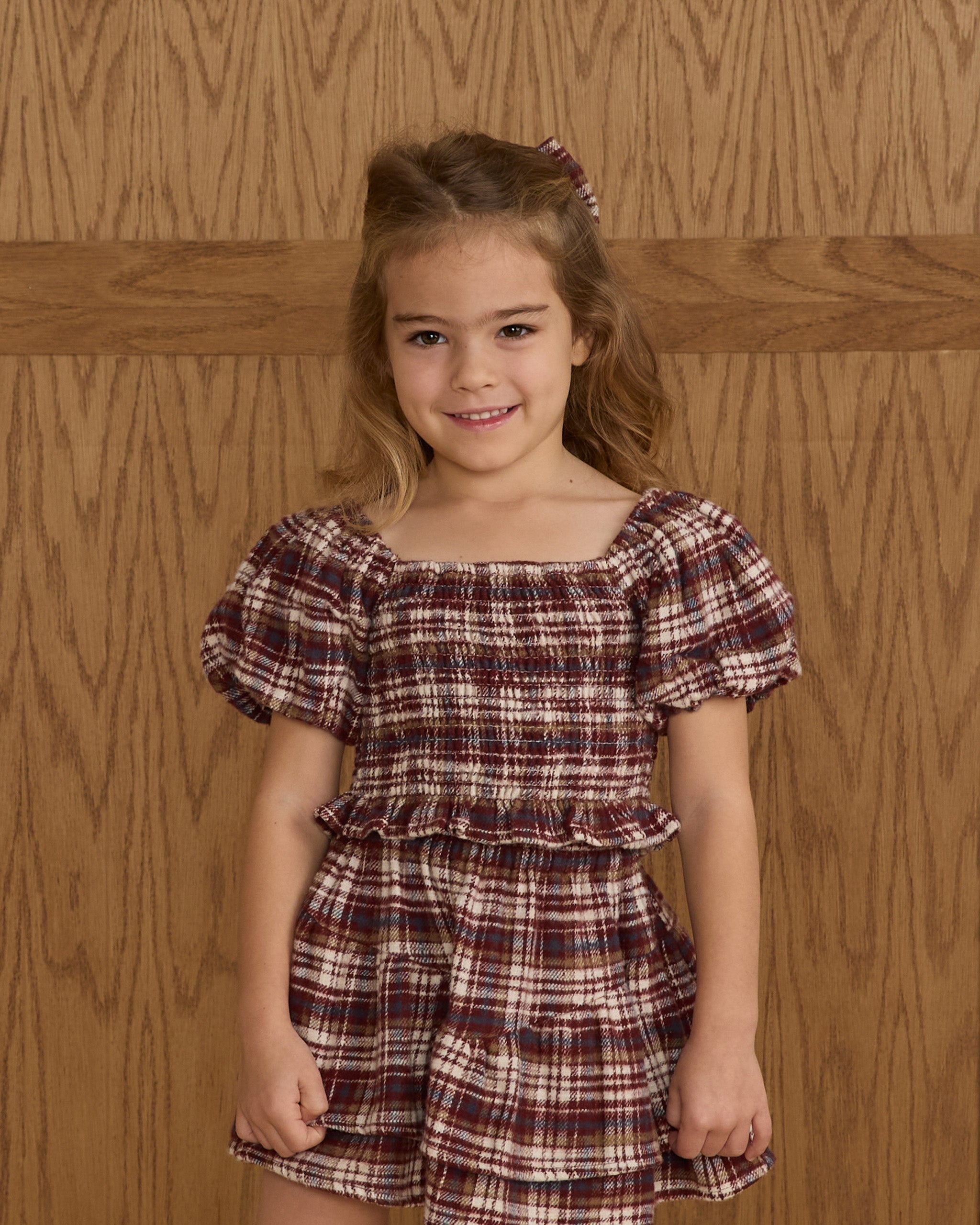 Mini-jupe à volants || Plaid bordeaux