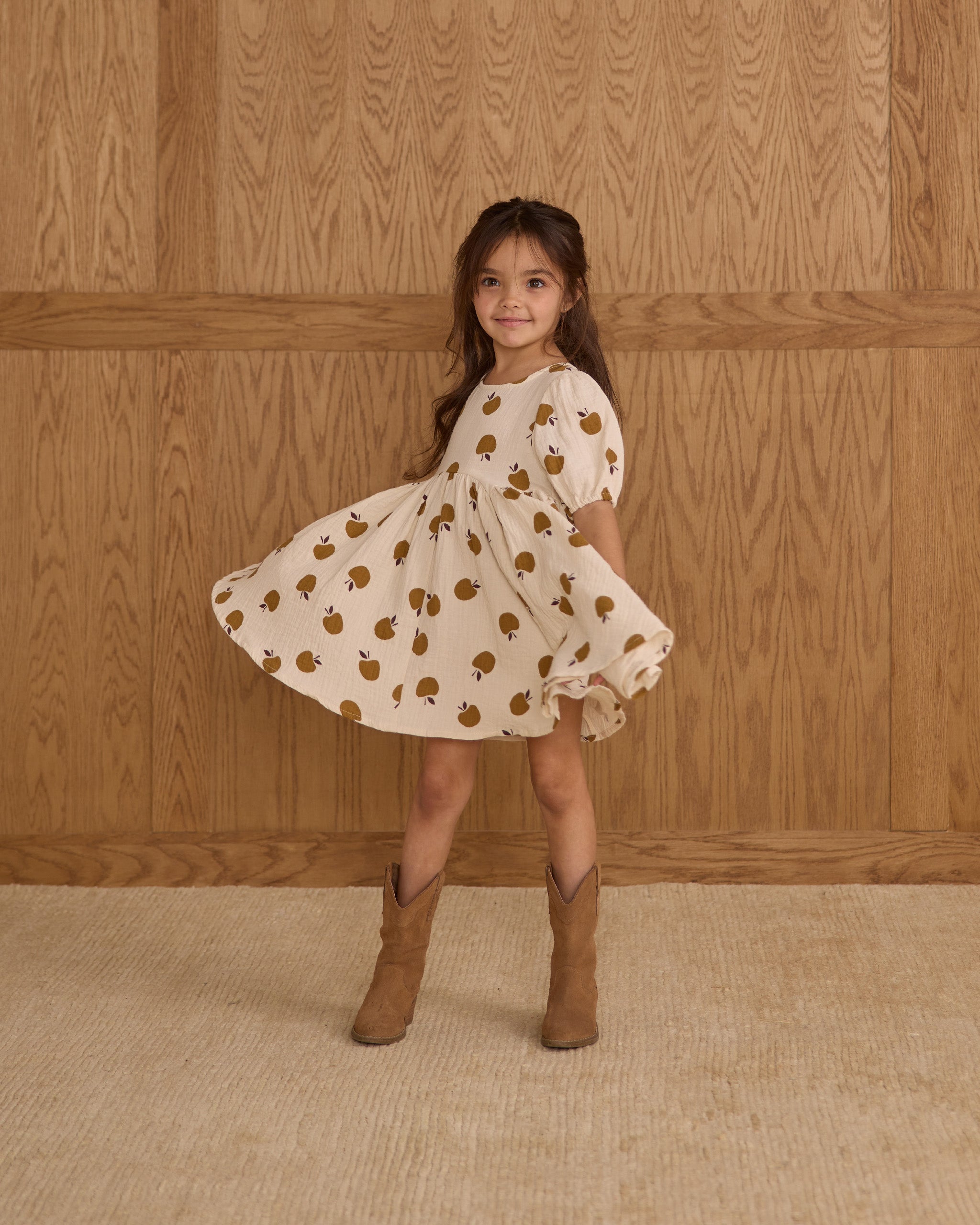Robe rose || Pommes d'or