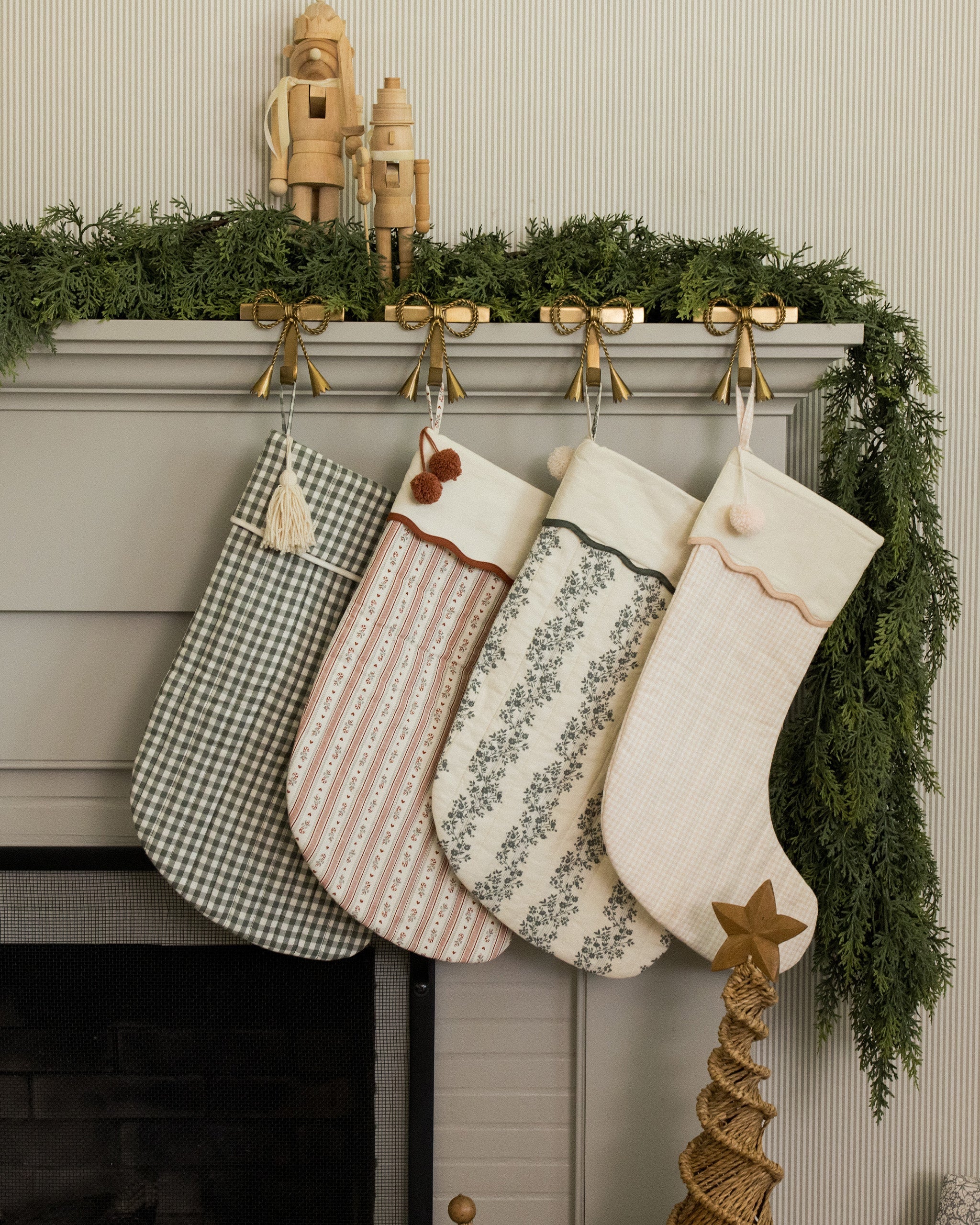 Christmas Stocking || Green Vines