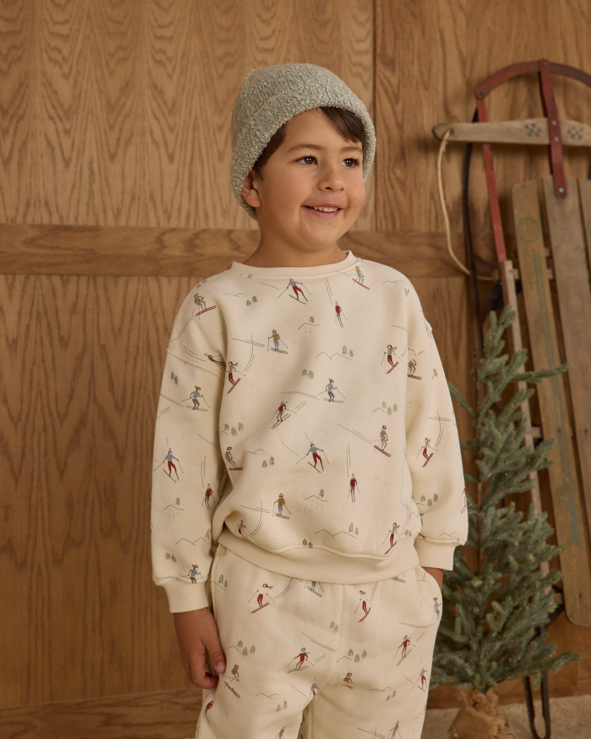 Relaxed Sweatshirt || Skiers