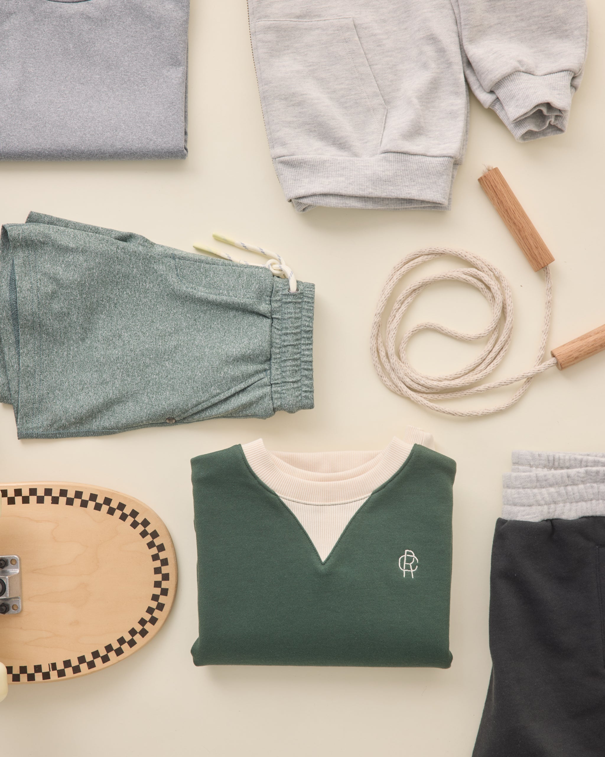 Oceanside Tech Short || Heathered Green