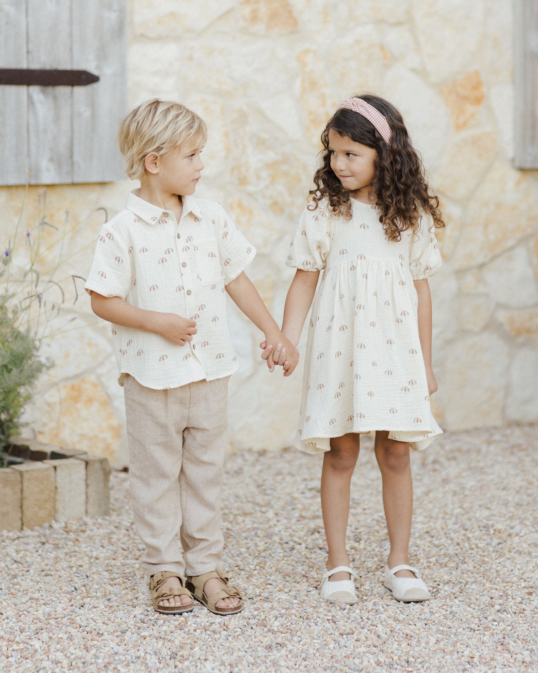 Collared Short Sleeve Shirt || Umbrellas