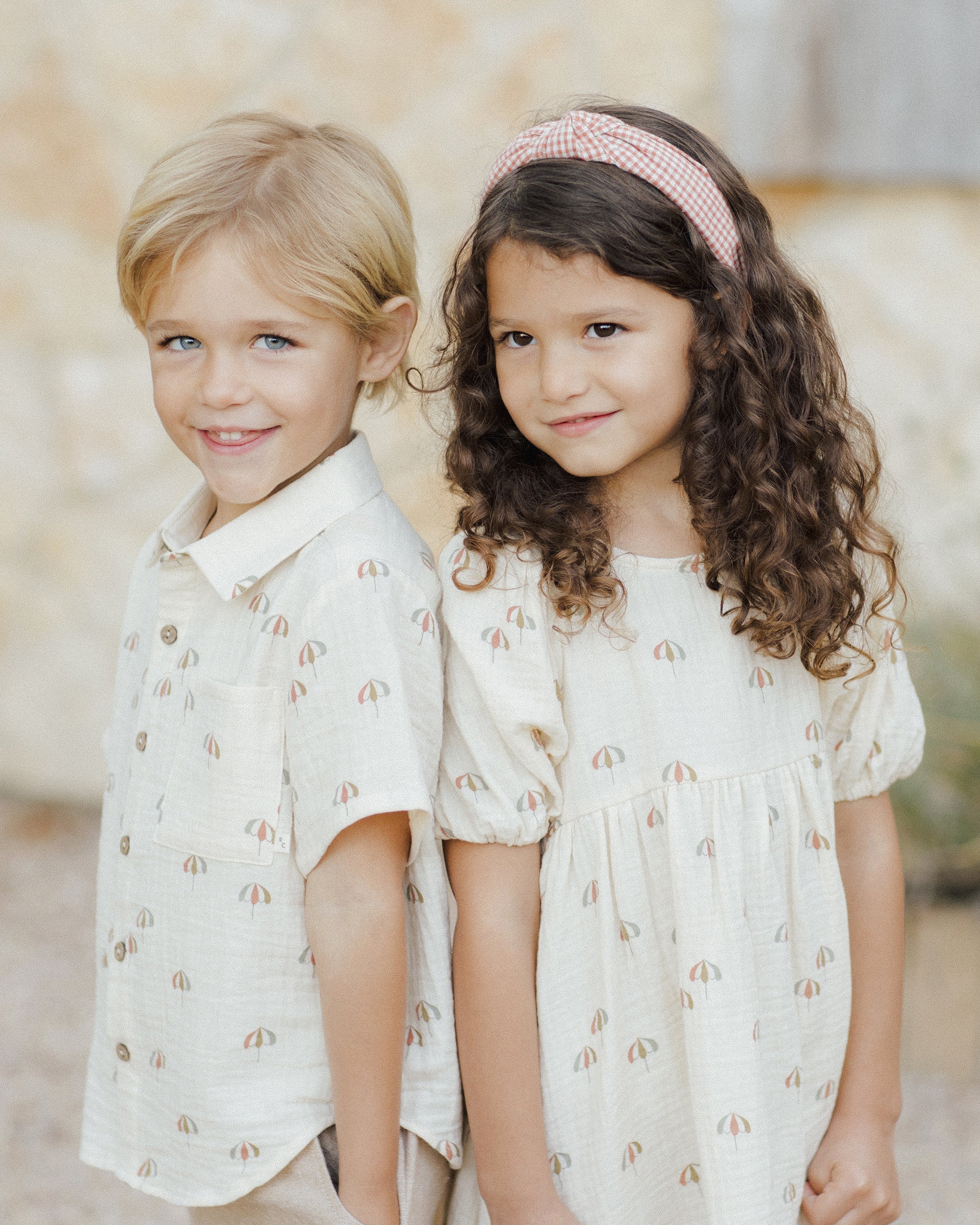 Collared Short Sleeve Shirt || Umbrellas