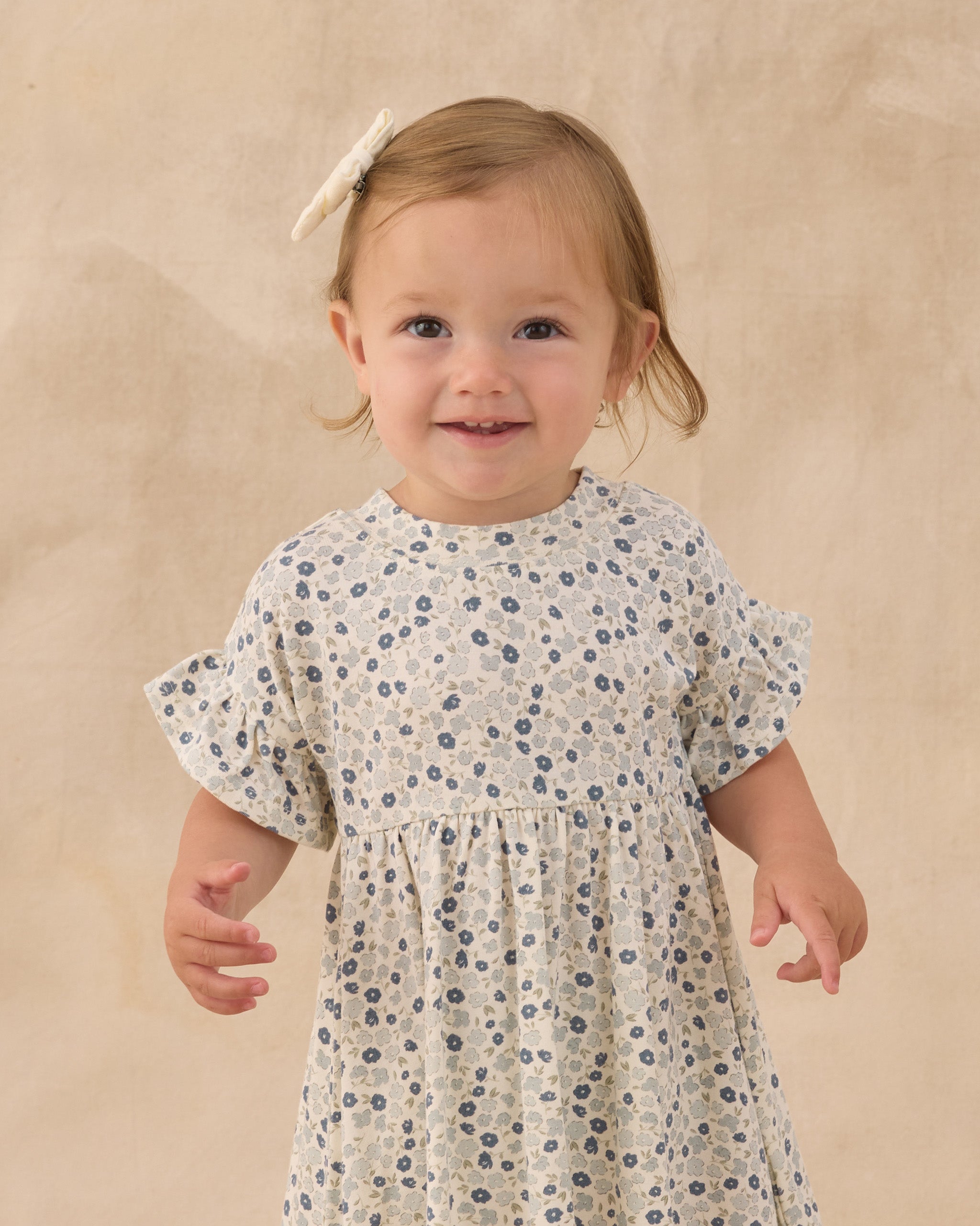 Robe babydoll bleue à petits motifs