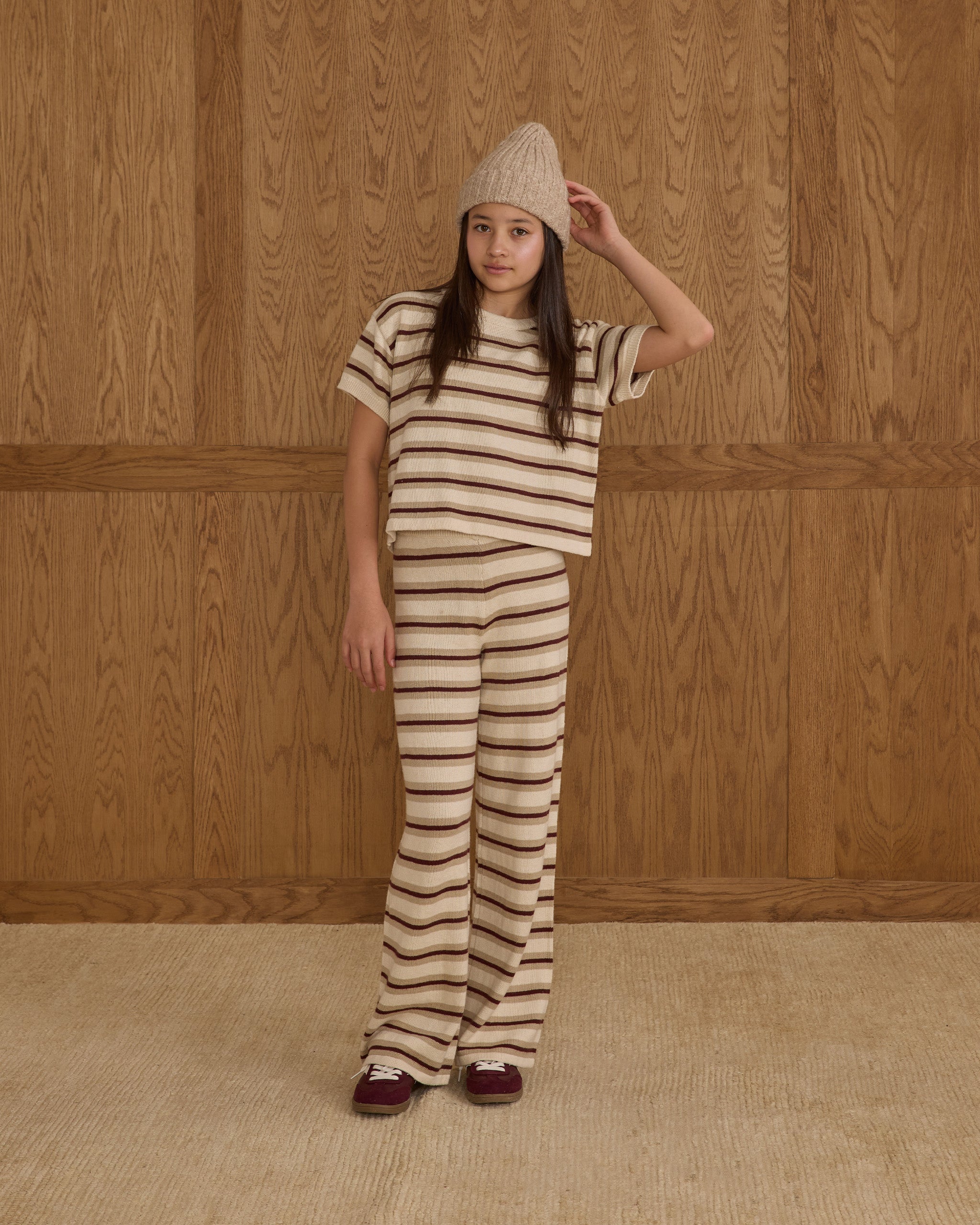 T-shirt court en maille à coupe carrée || Rayures bordeaux