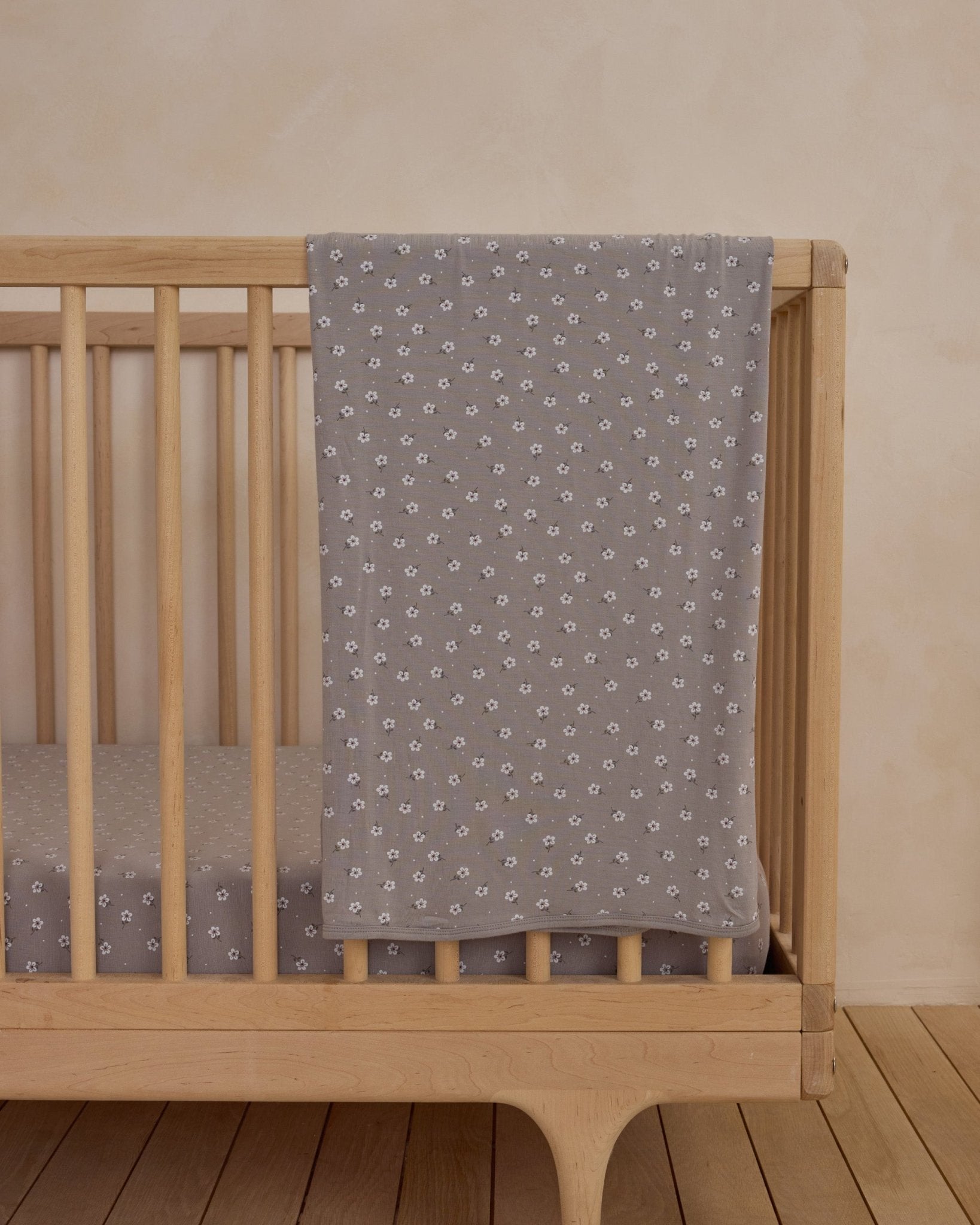 Bamboo Crib Sheet || Blue Ditsy - Rylee + Cru Canada