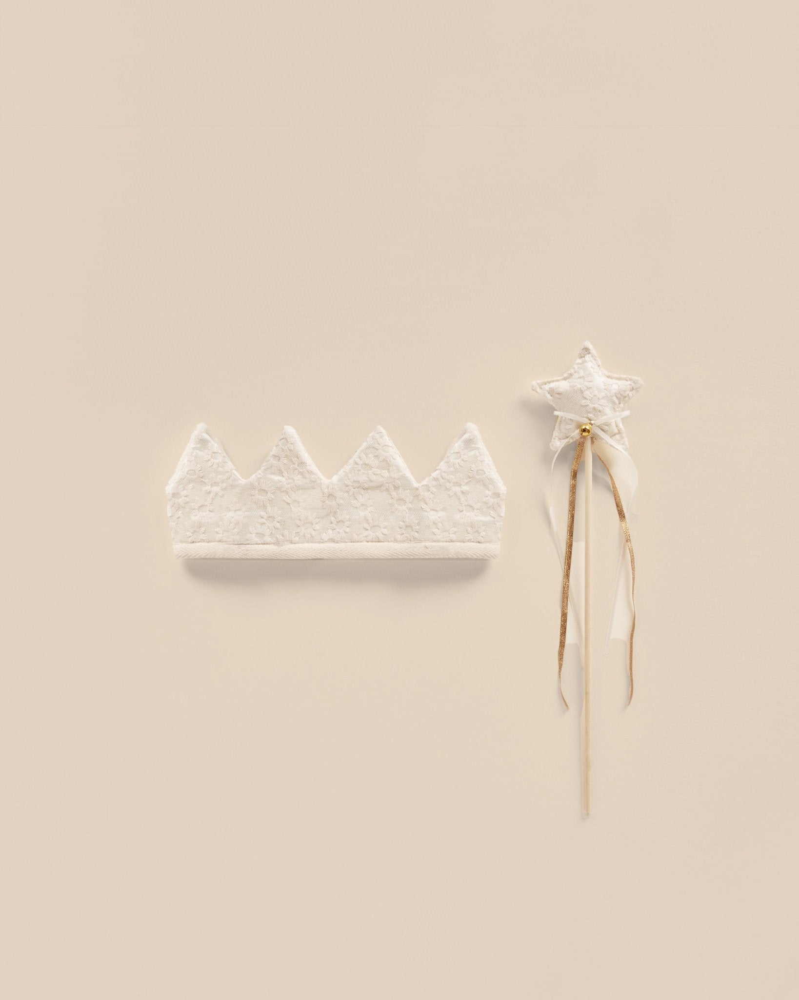 Crown & Wand || Daisy Embroidery - Rylee + Cru Canada