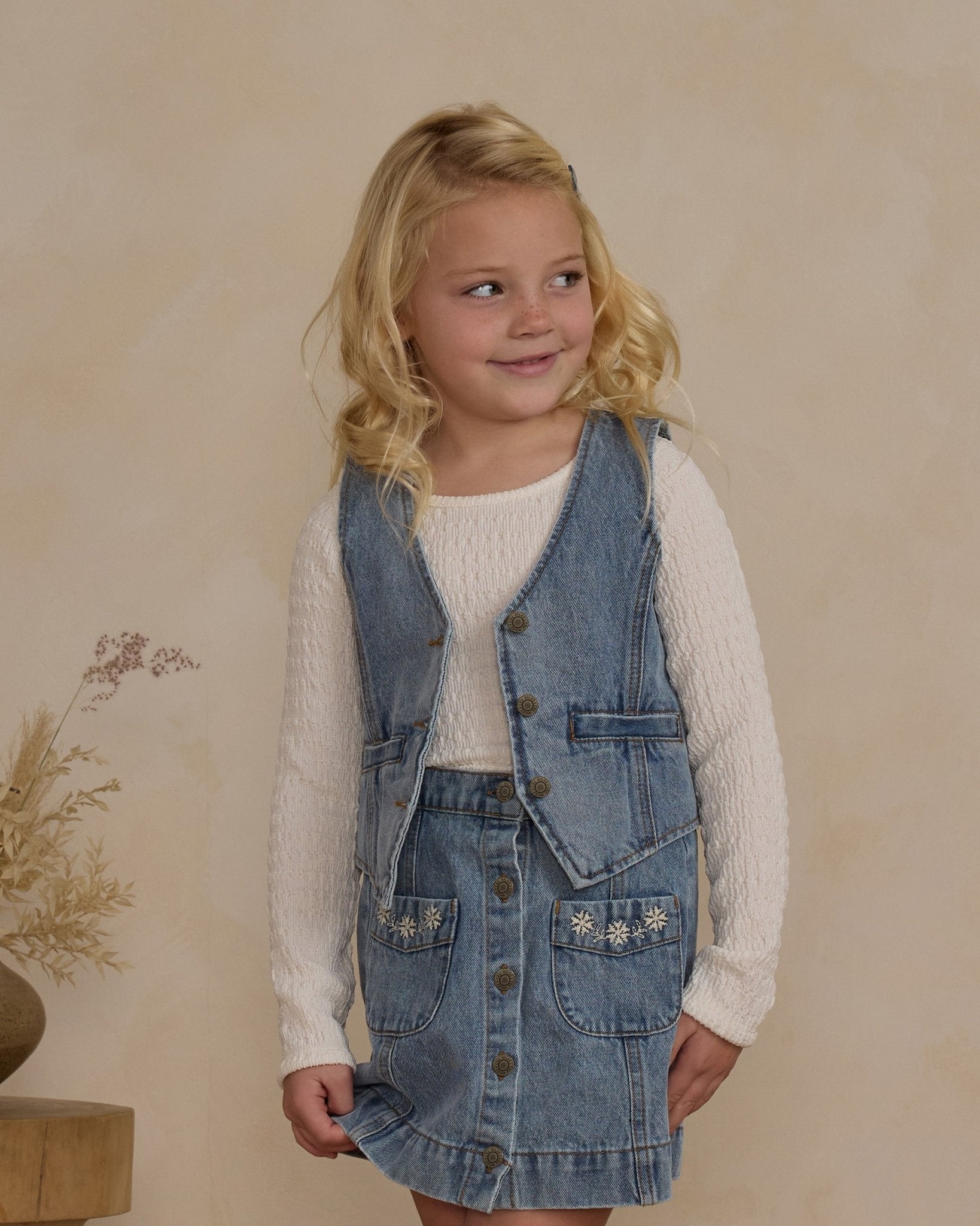 Denim Vest || Light Washed Denim - Rylee + Cru Canada