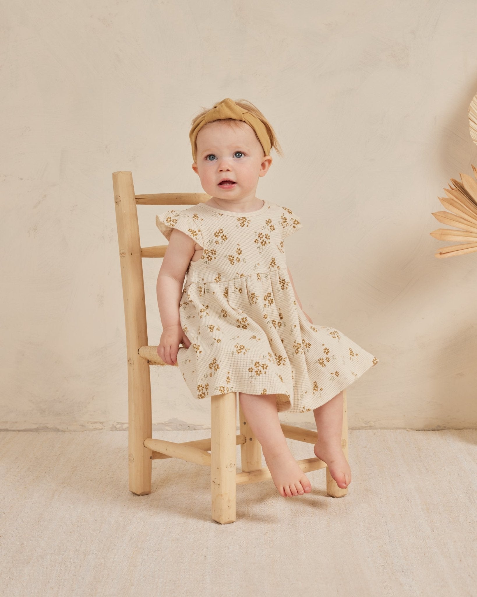 Quincy Mae Flutter Sleeve Dress - Honey Flower Quincy Mae Flutter Sleeve Dress - Honey Flower