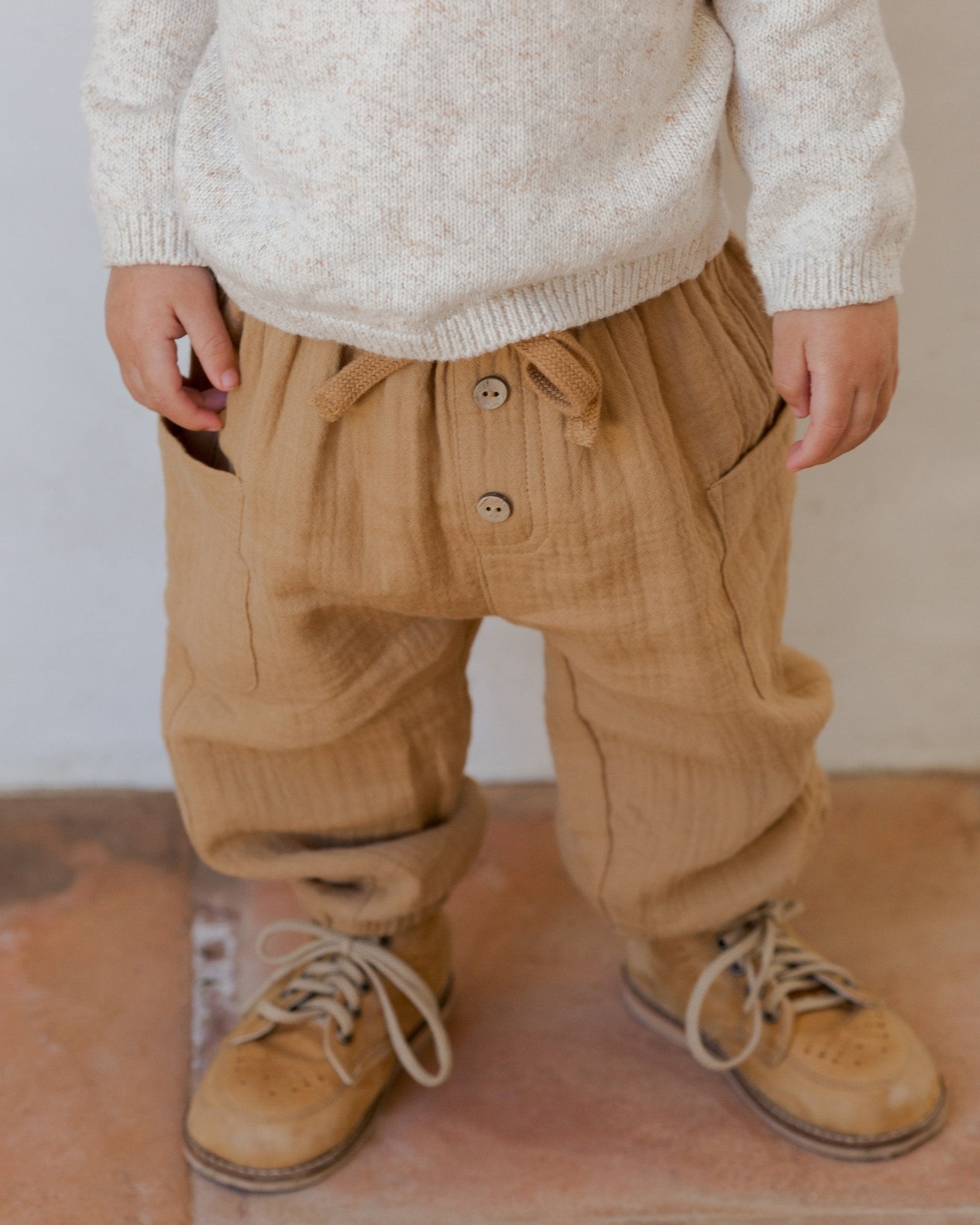 Luca Pant || Golden - Rylee + Cru Canada