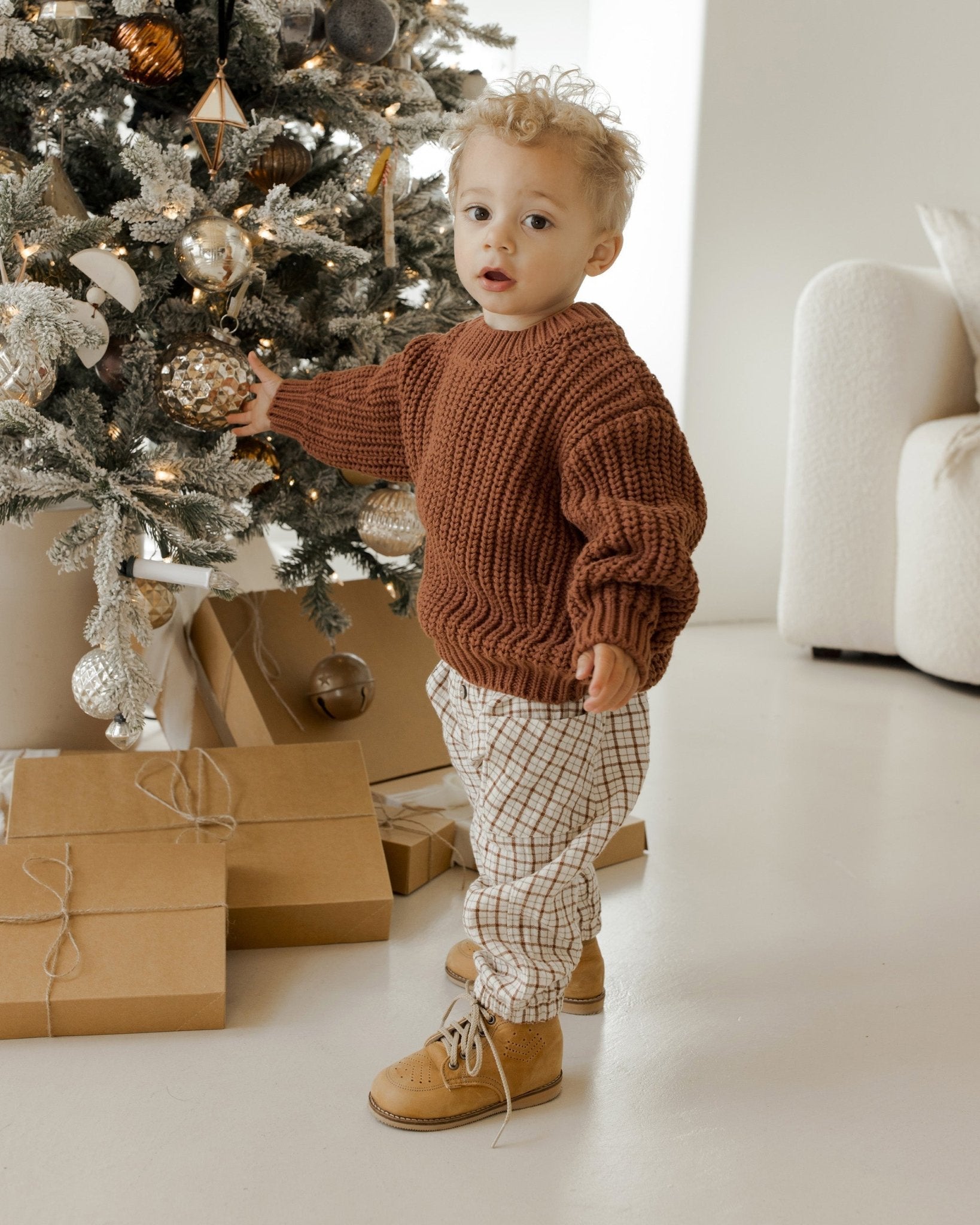 Luca Pant || Holiday Check - Rylee + Cru Canada