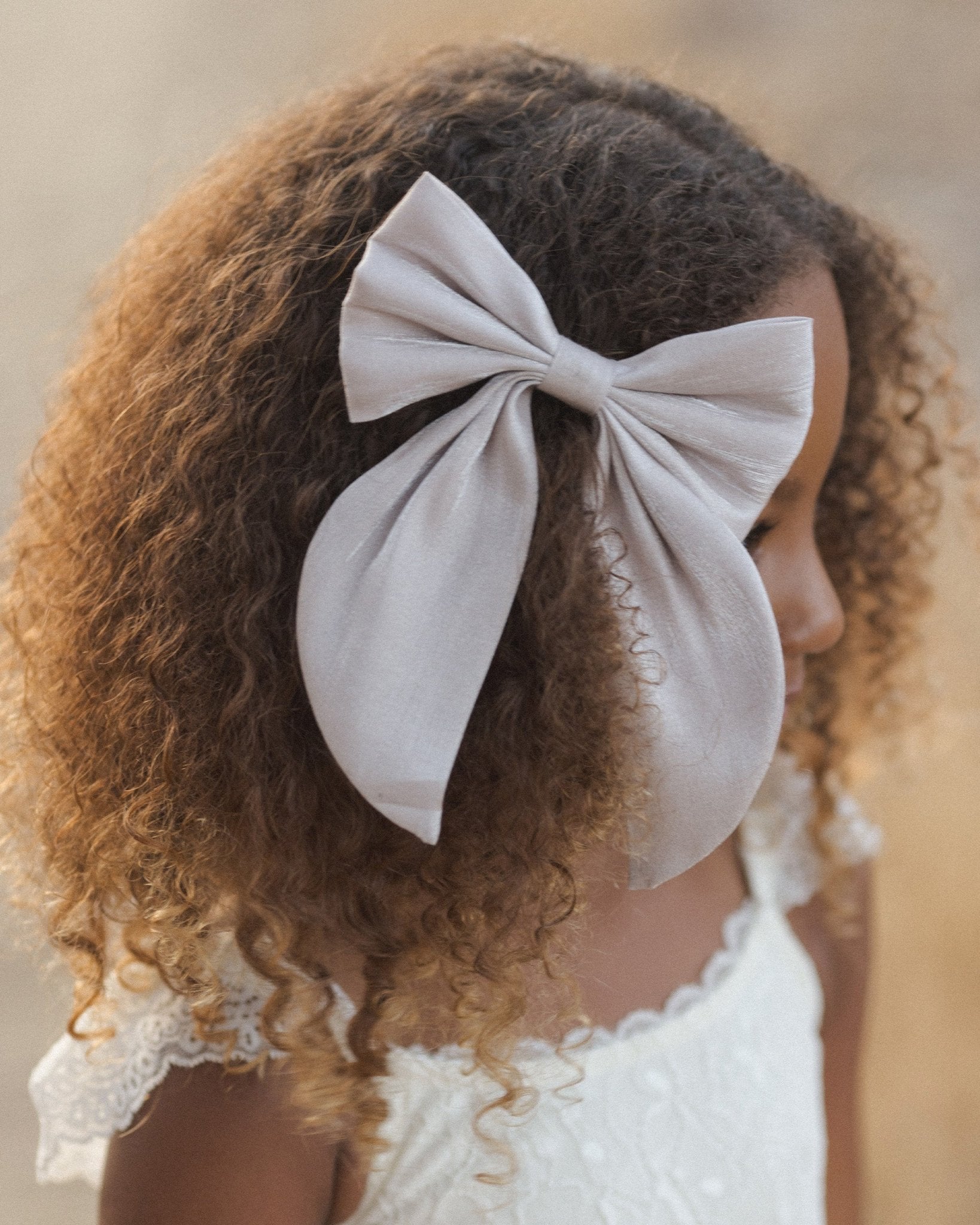 Oversized Bow || Frost - Rylee + Cru Canada