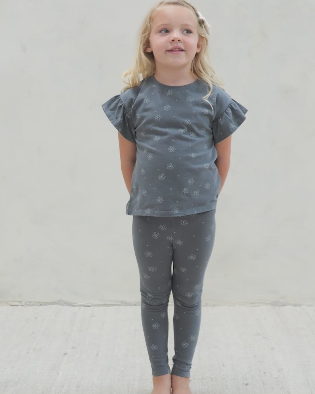 Flutter Tee || Daisies