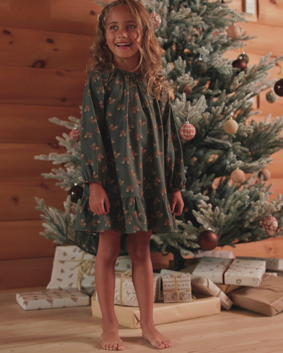 Holly Nightgown Evergreen Bouquet