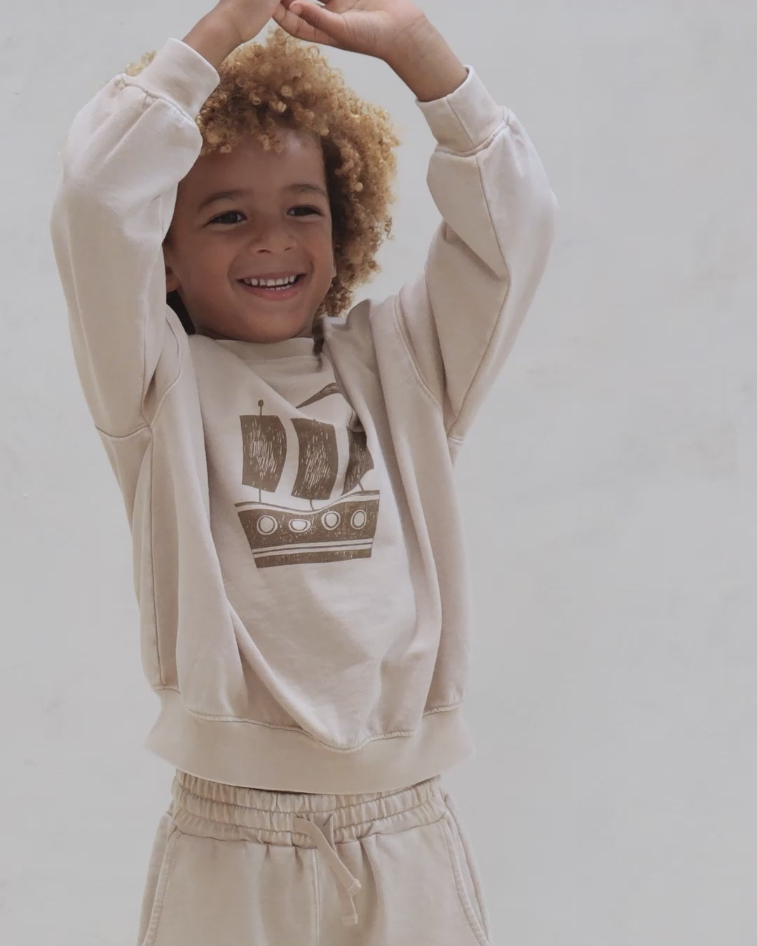 Relaxed Sweatshirt || Ship