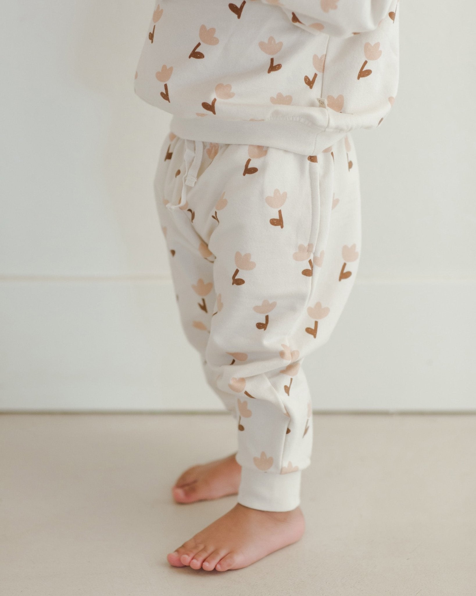 Relaxed Fleece Sweatpant || Tulips - Rylee + Cru Canada