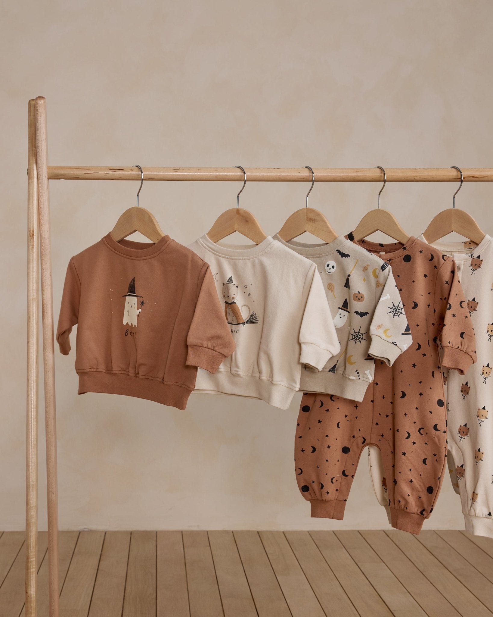 Relaxed Fleece Sweatshirt || Boo - Rylee + Cru Canada