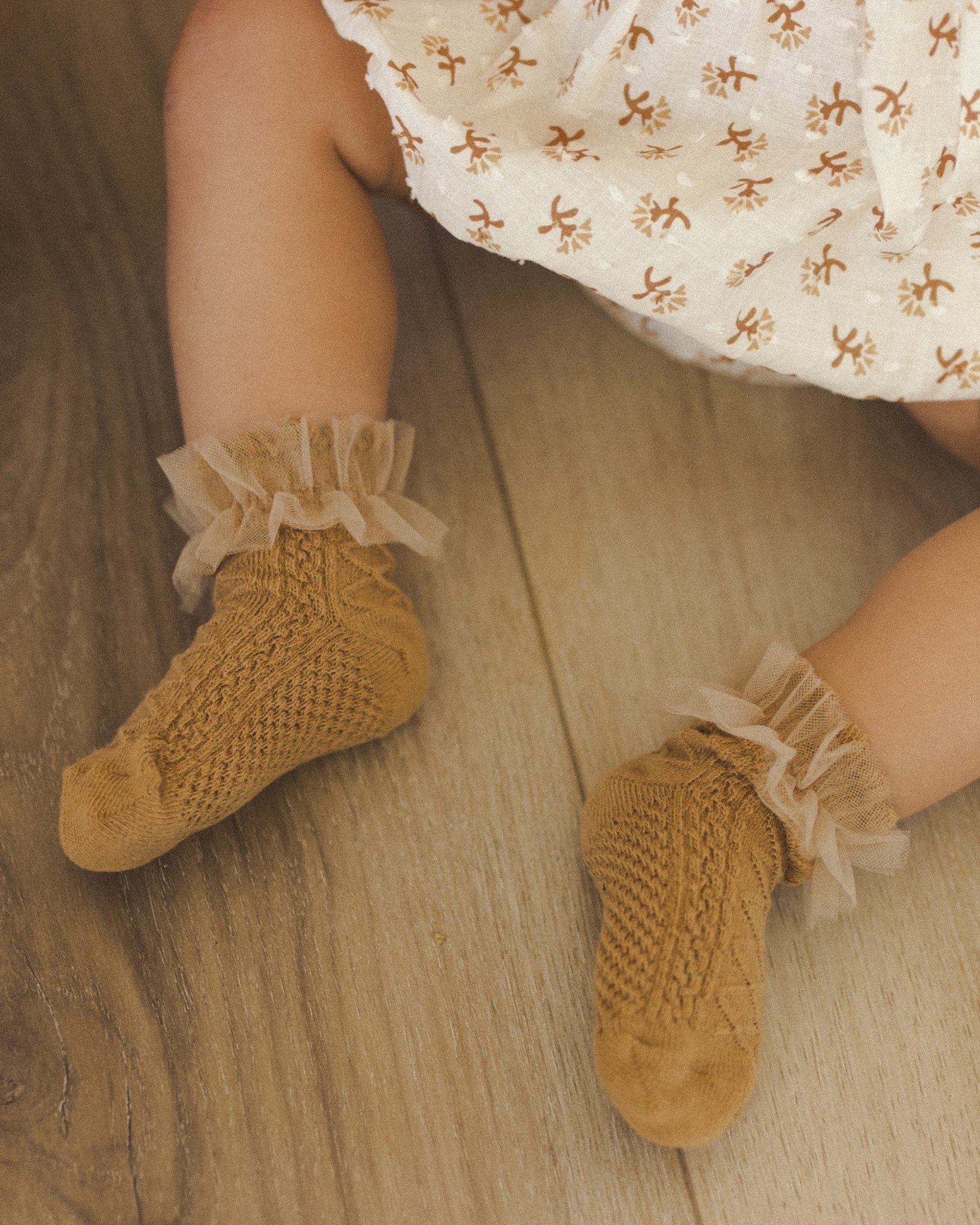 Ruffle Socks || Ivory, Golden - Rylee + Cru Canada