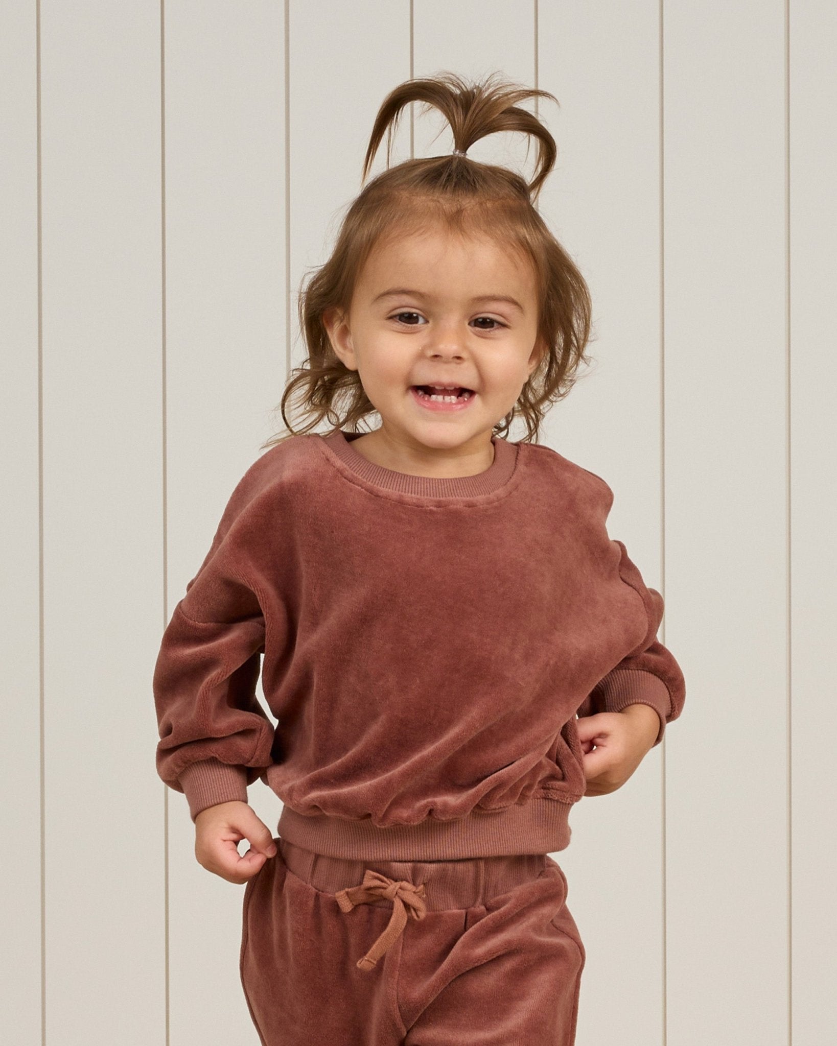 Velour Relaxed Sweatshirt || Cranberry - Rylee + Cru Canada