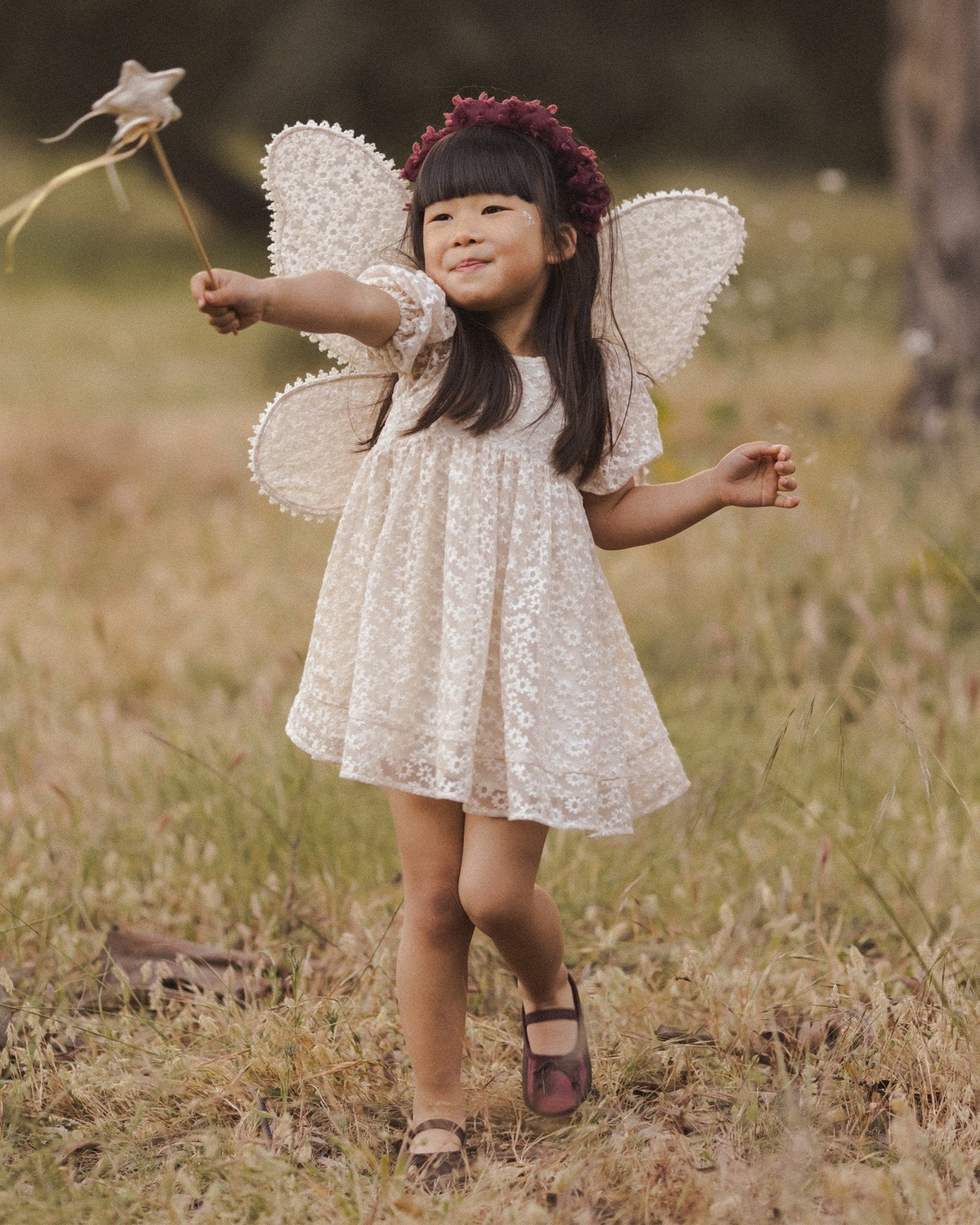 Wings || Daisy Embroidery - Rylee + Cru Canada