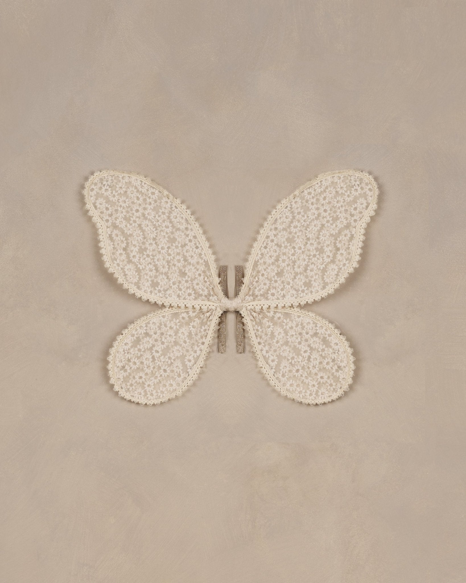 Wings || Daisy Embroidery - Rylee + Cru Canada