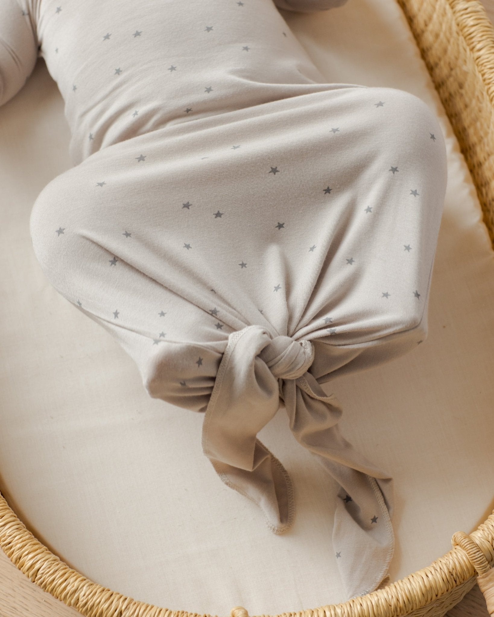 Knotted Baby Gown + Hat Set || Stars - Rylee + Cru Canada
